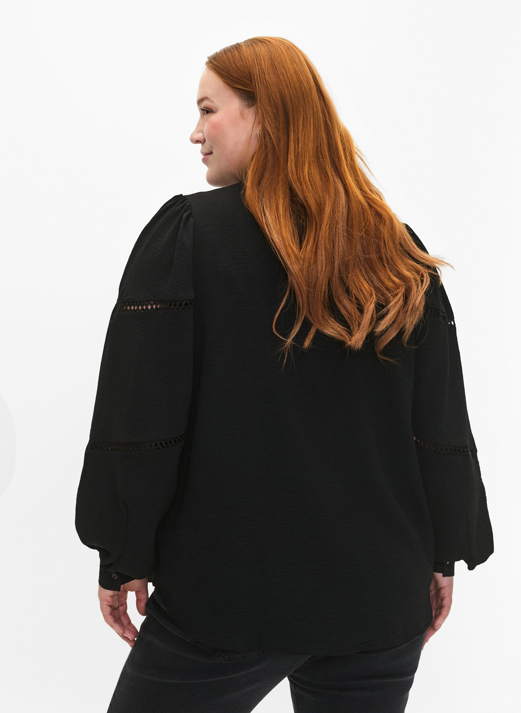 Zizzi Skjortebluse med crochetdetaljer, Black, Model image number 1