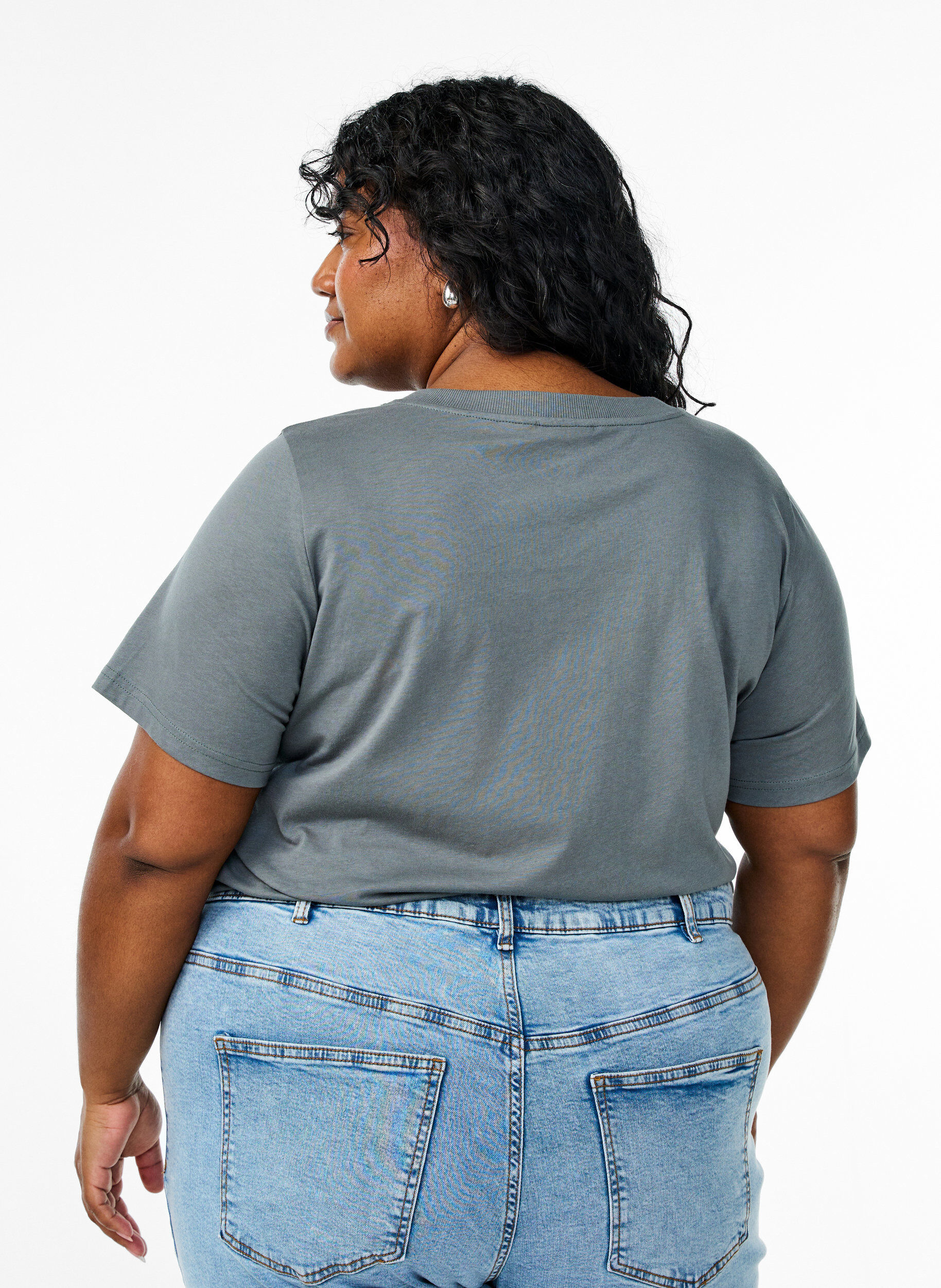 Zizzi Basis t-shirt i bomuld med V-hals, Gr&oslash;n, Model image number 2