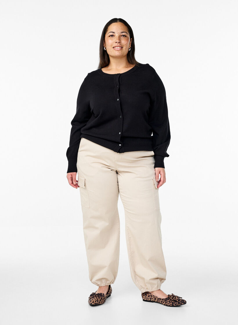 Strikket cardigan med knapper i viskosemix, Black, Model image number 2