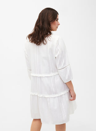 Kjole i bomuld med 3/4 ærmer og flæser, Bright White, Model image number 1