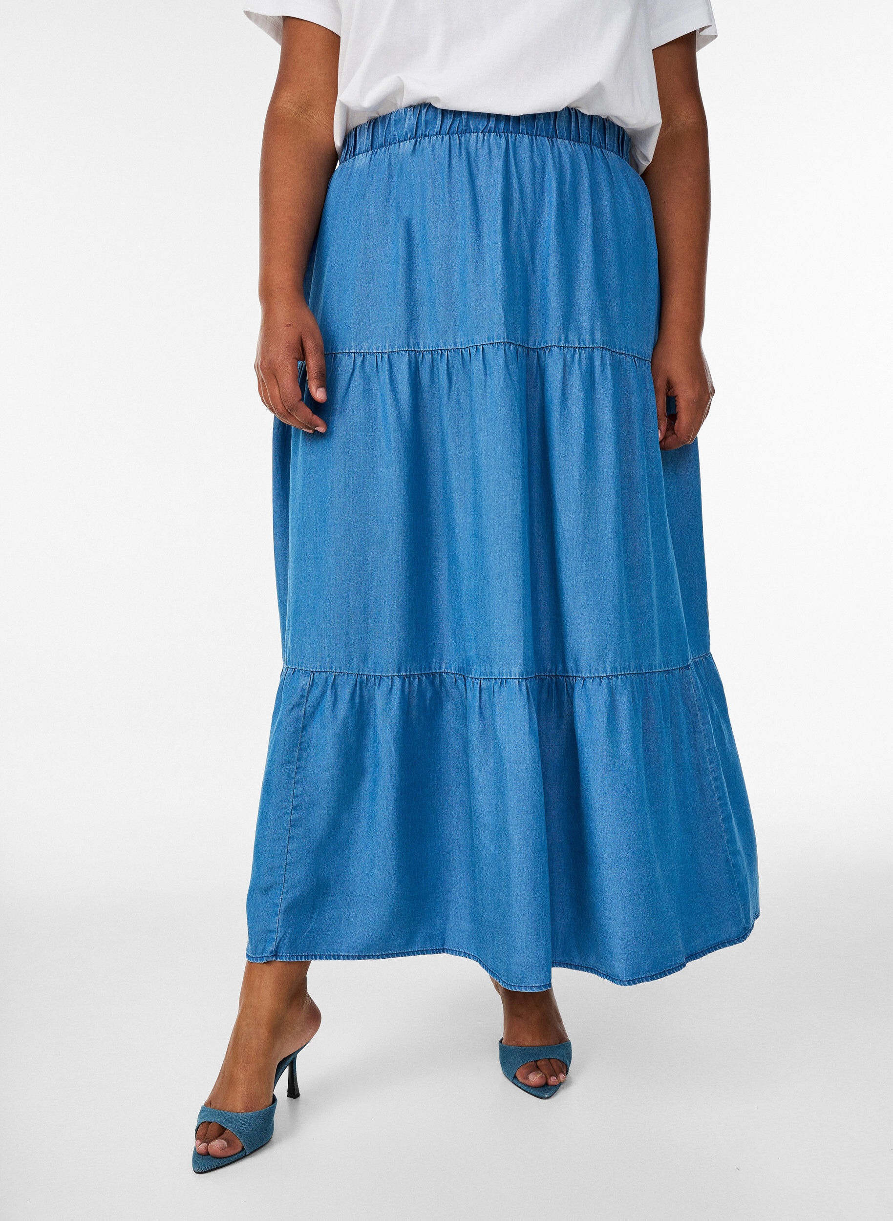 ZizziDenim maxinederdel med fl&aelig;ser, Bl&aring;, Model image number 2
