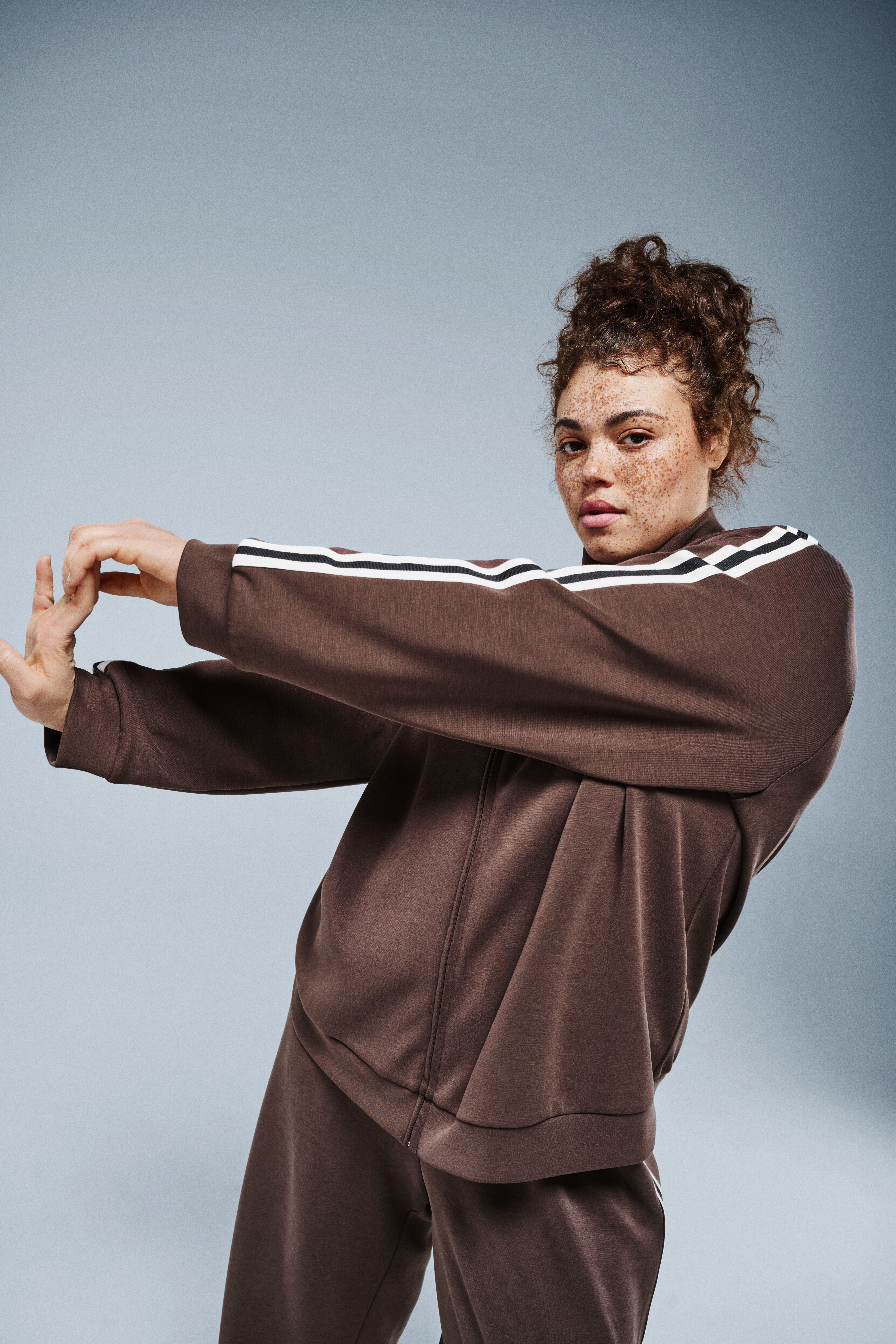 Zizzi Brunt tr&aelig;ningss&aelig;t, , Model