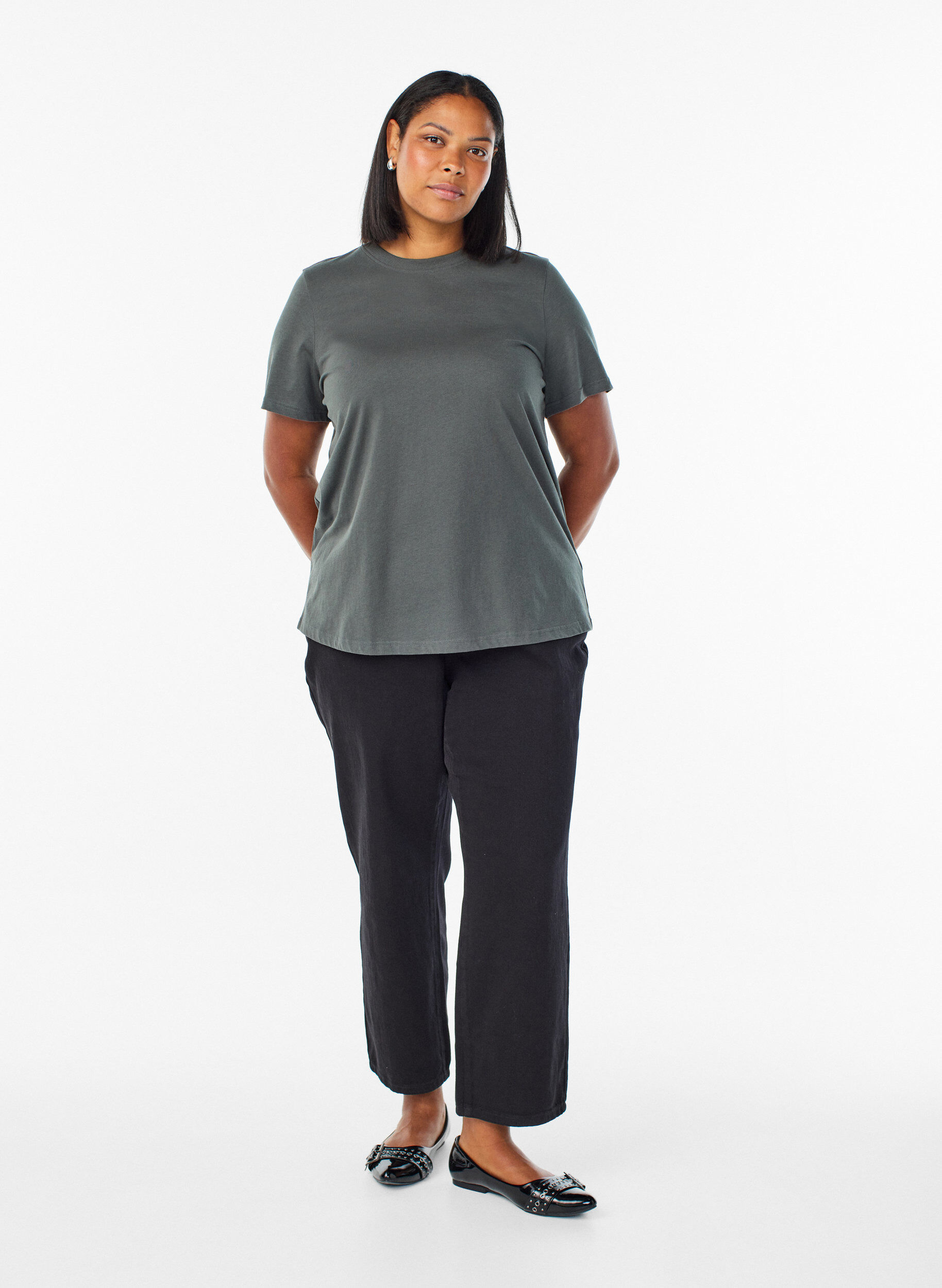 ZizziBasis t-shirt i bomuld med rund hals, Gr&oslash;n, Model image number 1
