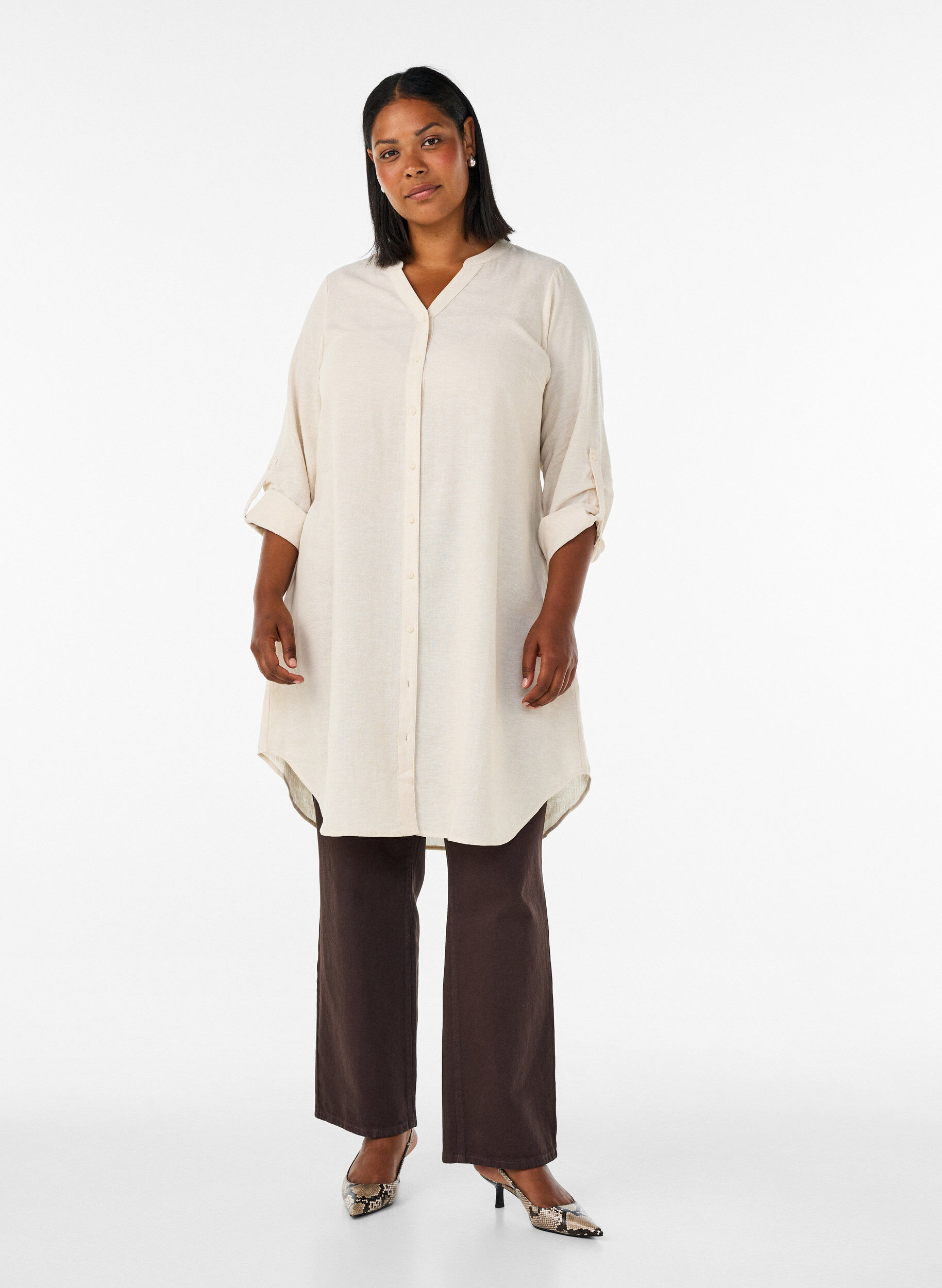 Lang skjorte i h&oslash;r og viskose, Beige, Model