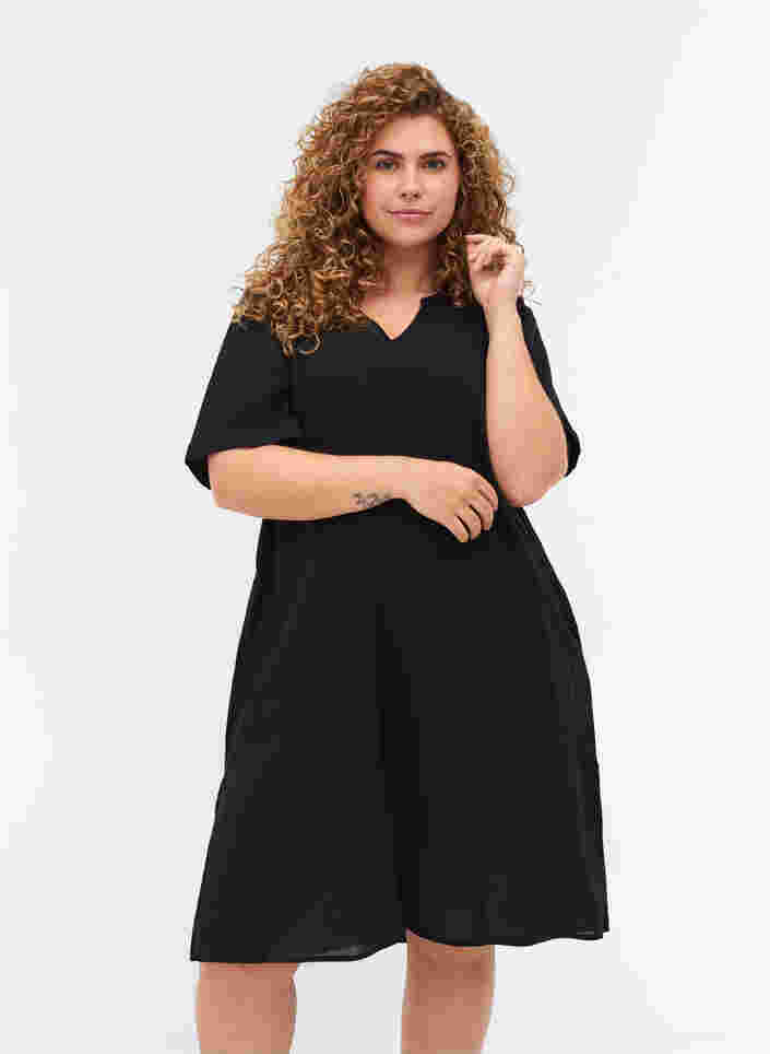 Kortærmet kjole i bomuldsmix med hør, Black, Model
