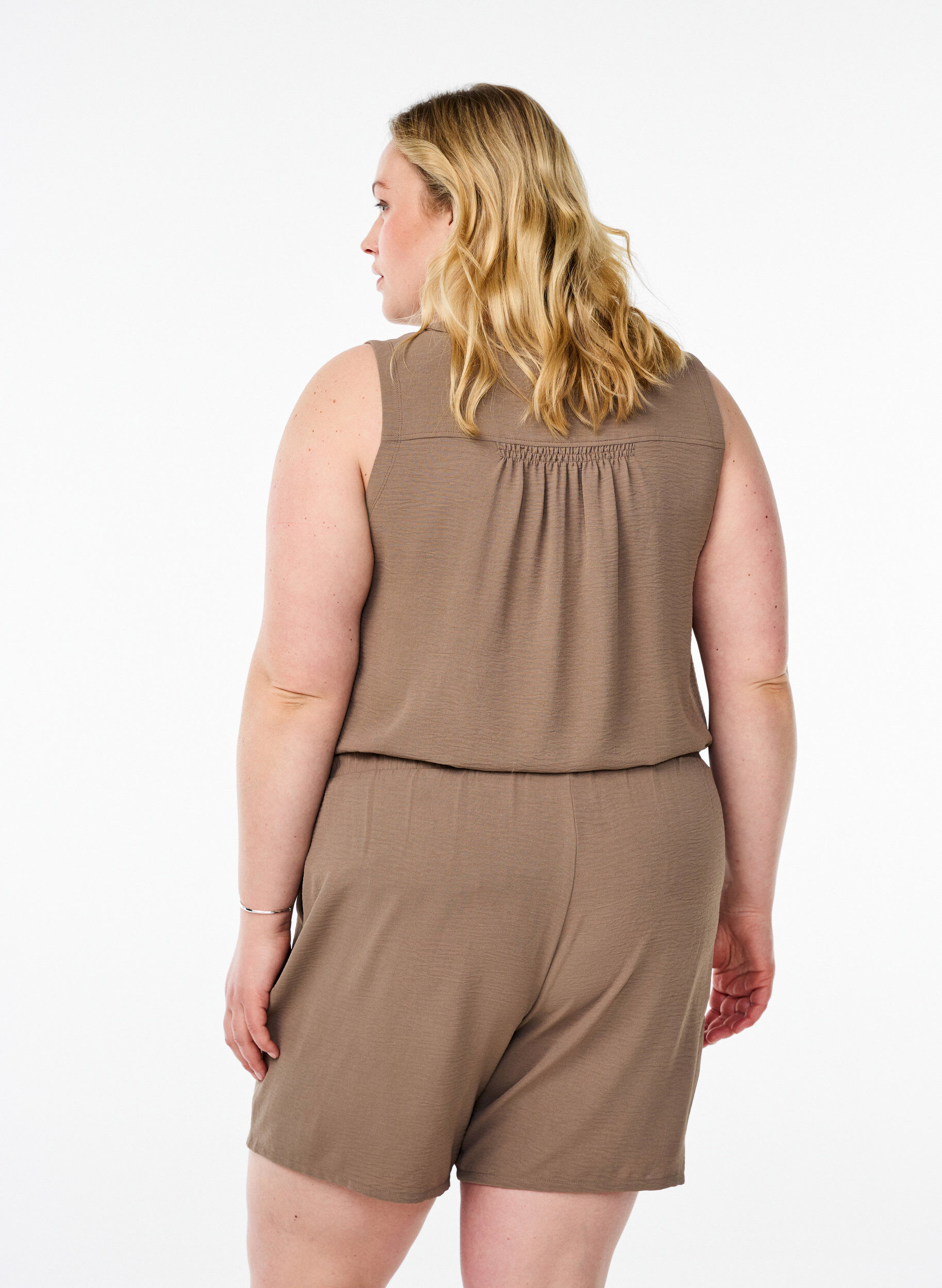 ZizziShorts med lommer og elastik i taljen, Brun, Model image number 2