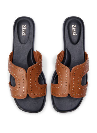 Flade slip-in sandaler med bred pasform og nitter, Friar Brown, Packshot image number 2