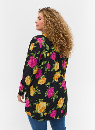 Blomstret viskose skjorte med smock, Black Flower AOP, Model image number 1