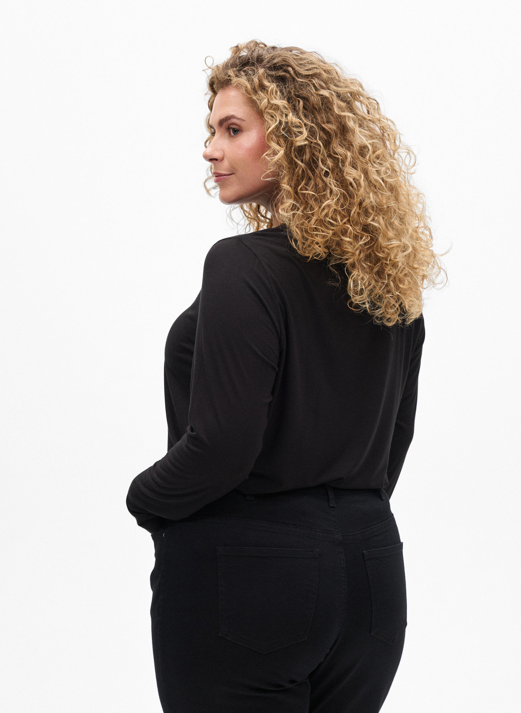 ZizziEnsfarvet bluse med lange &aelig;rmer, Sort, Model image number 2