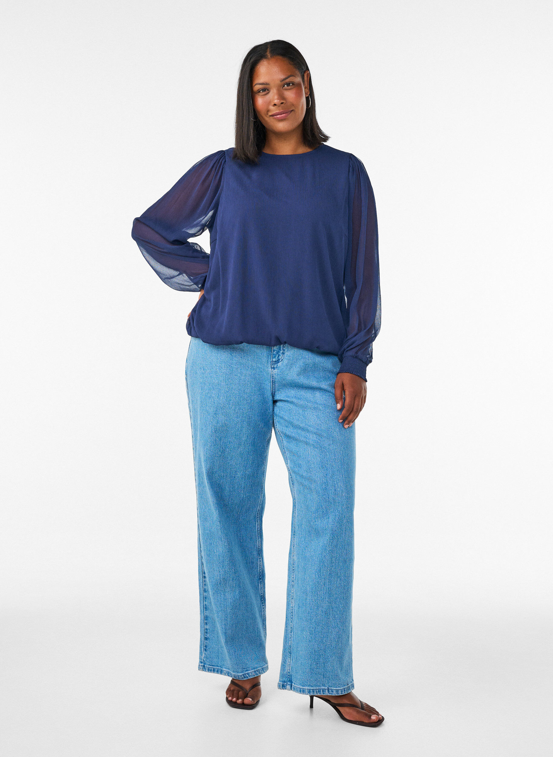 ZizziChiffonbluse med transparente &aelig;rmer, Bl&aring;, Model image number 1