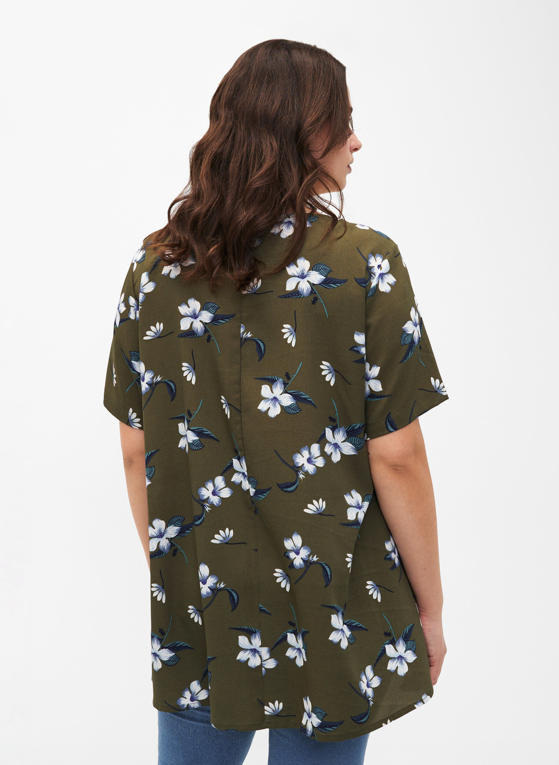 Zizzi FLASH - Bluse med korte &aelig;rmer og print, Olive Night Flower, Model image number 1