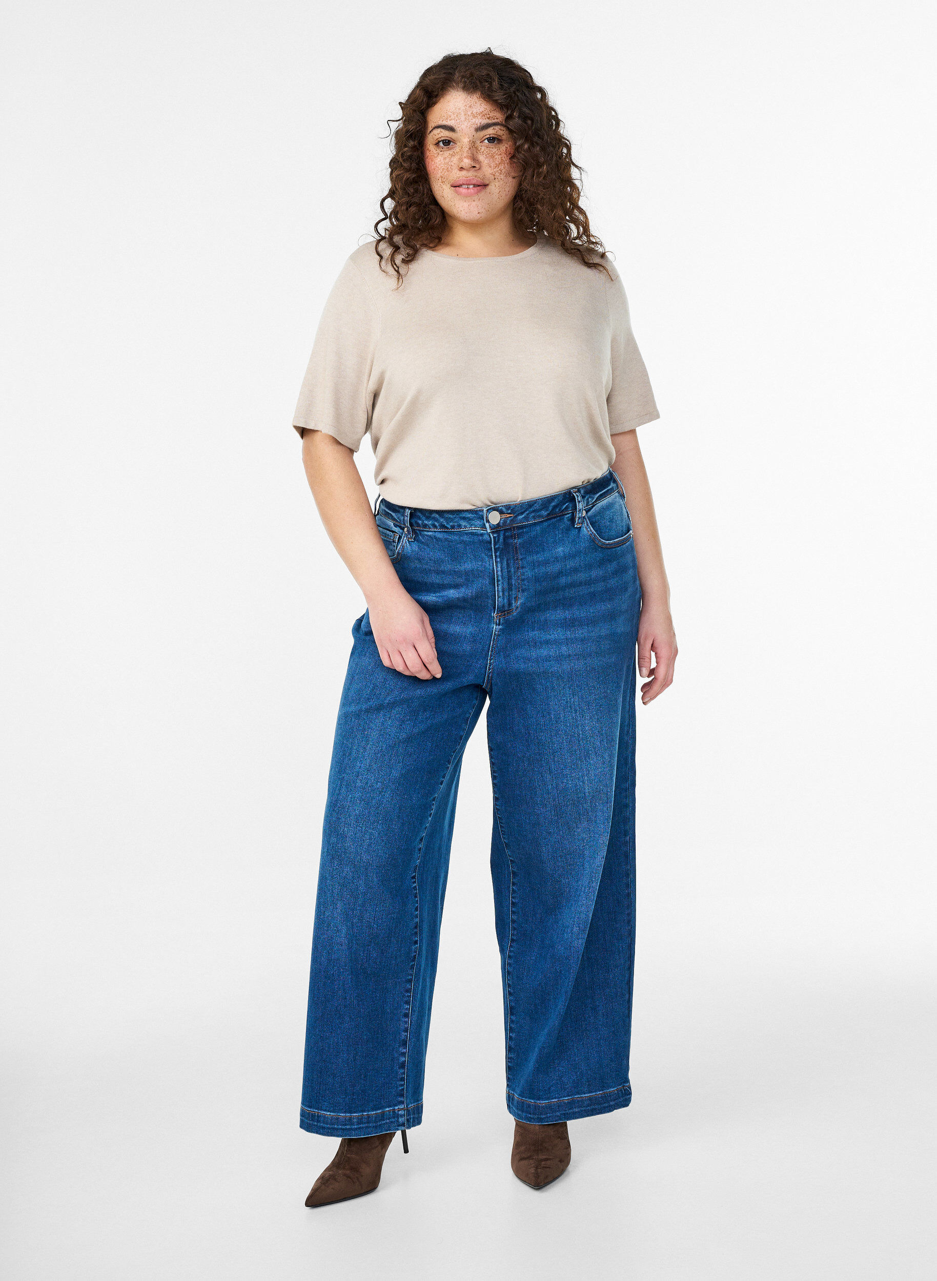 Zizzi Kort&aelig;rmet strikbluse i viskose, Beige, Model image number 1