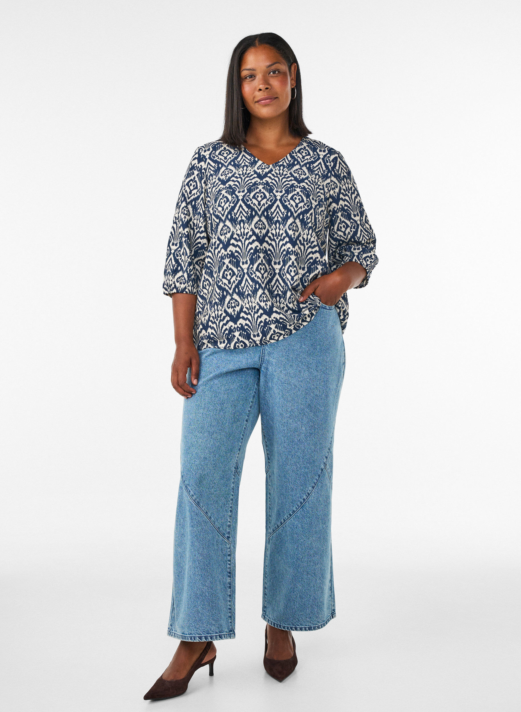 ZizziViskosebluse med m&oslash;nster og 3/4-&aelig;rmer, Bl&aring;, Model image number 1