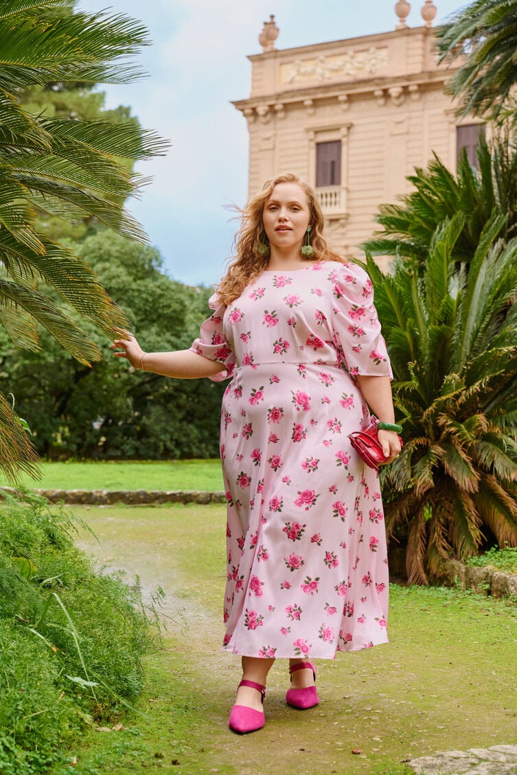 Blomstret sl&aring;-om kjole , , Model