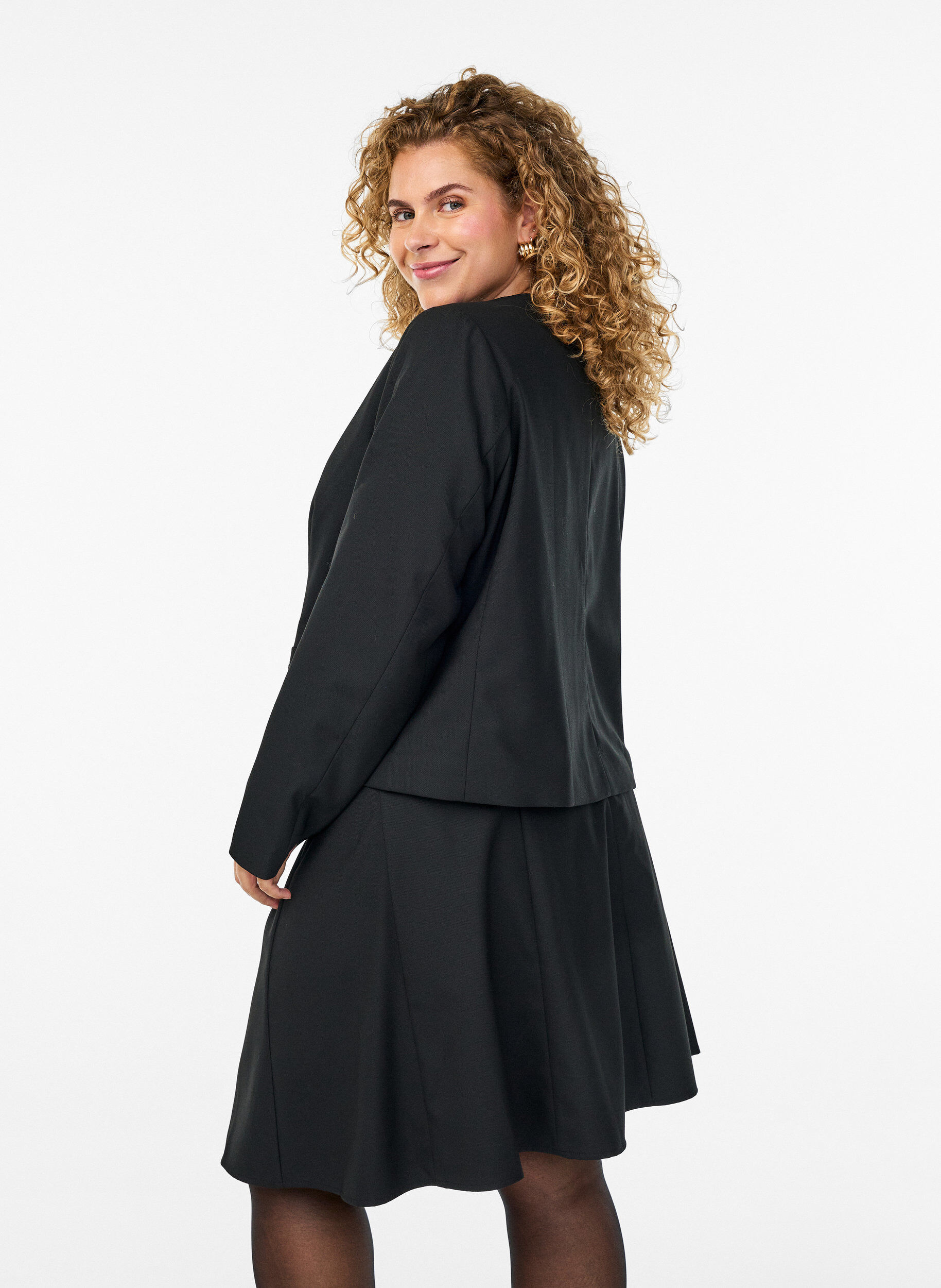 Zizzi Kort nederdel med A-shape, Sort, Model image number 2