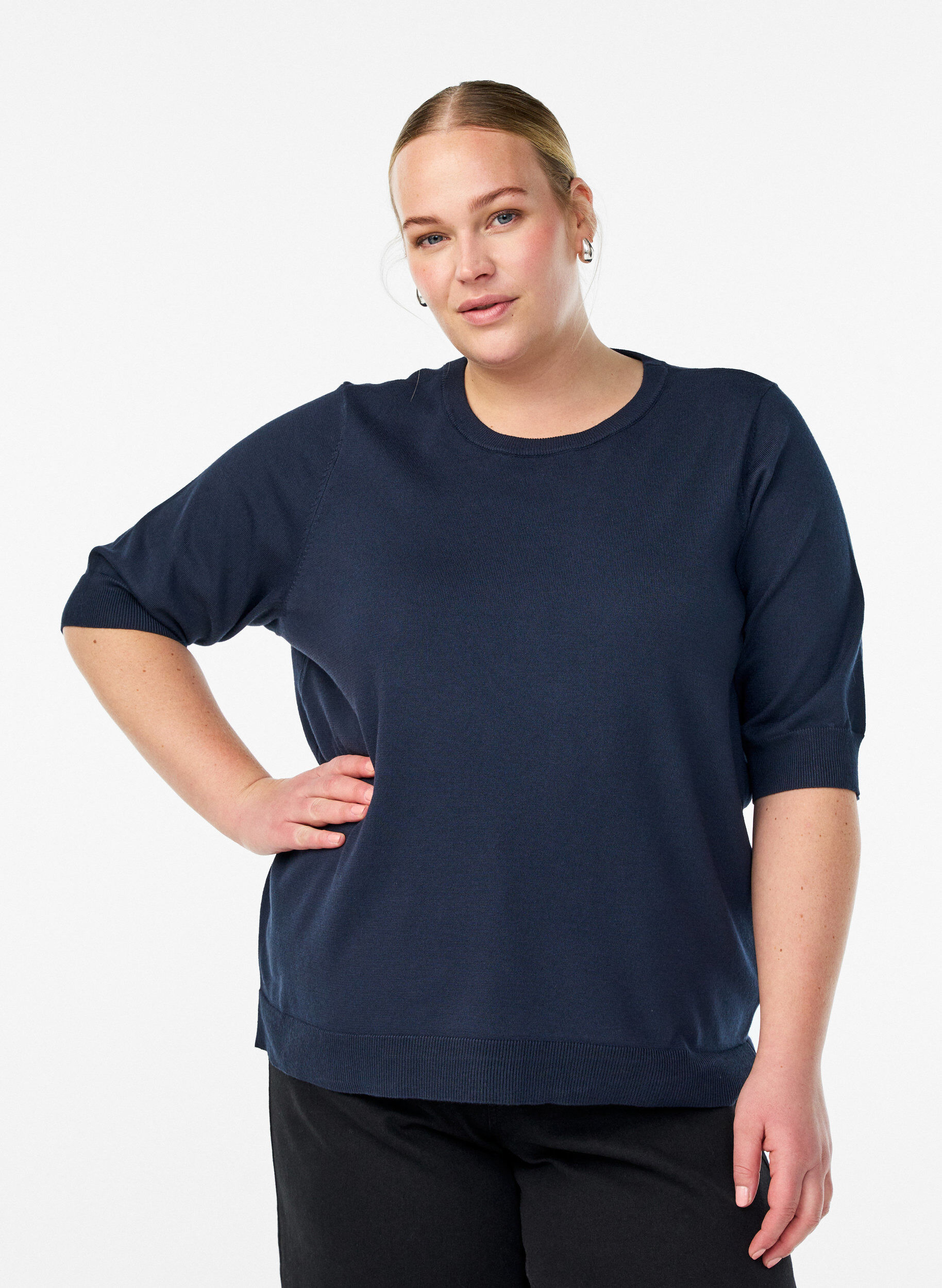 Finstrikket bluse med korte &aelig;rmer, Bl&aring;, Model