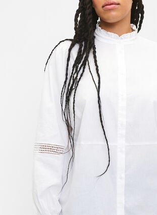 Skjorte med flæsekrave og crochetbånd, Bright White, Model image number 2
