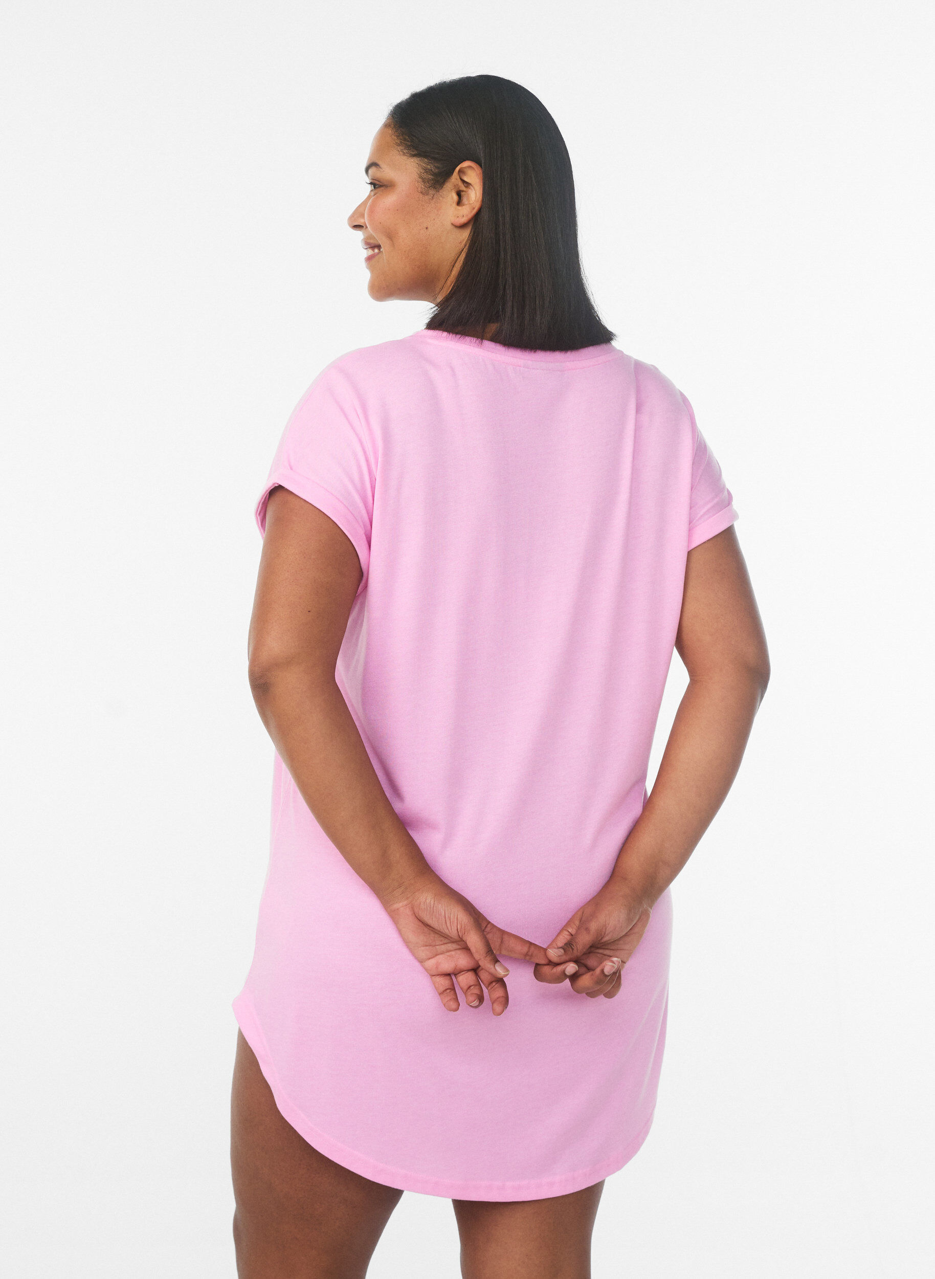ZizziKort&aelig;rmet natkjole med tekstprint, Lyser&oslash;d, Model image number 2