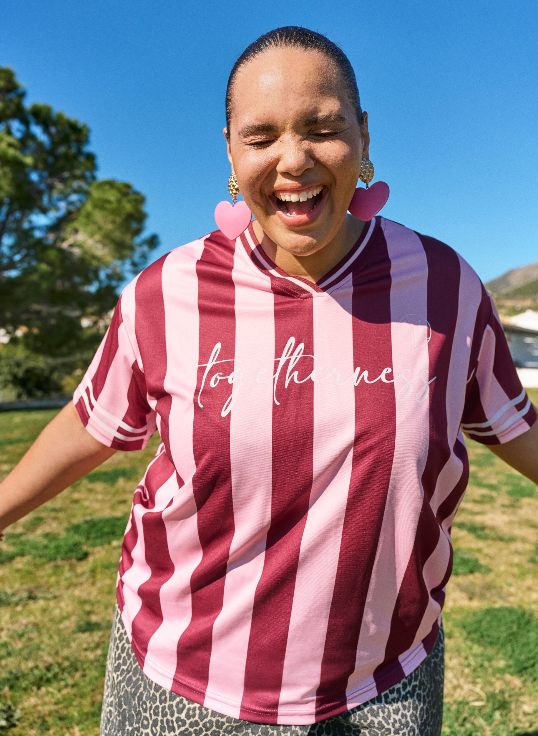 Zizzi Sporty t-shirt med striber og tekstmotiv, Lyser&oslash;d, Image image number 0