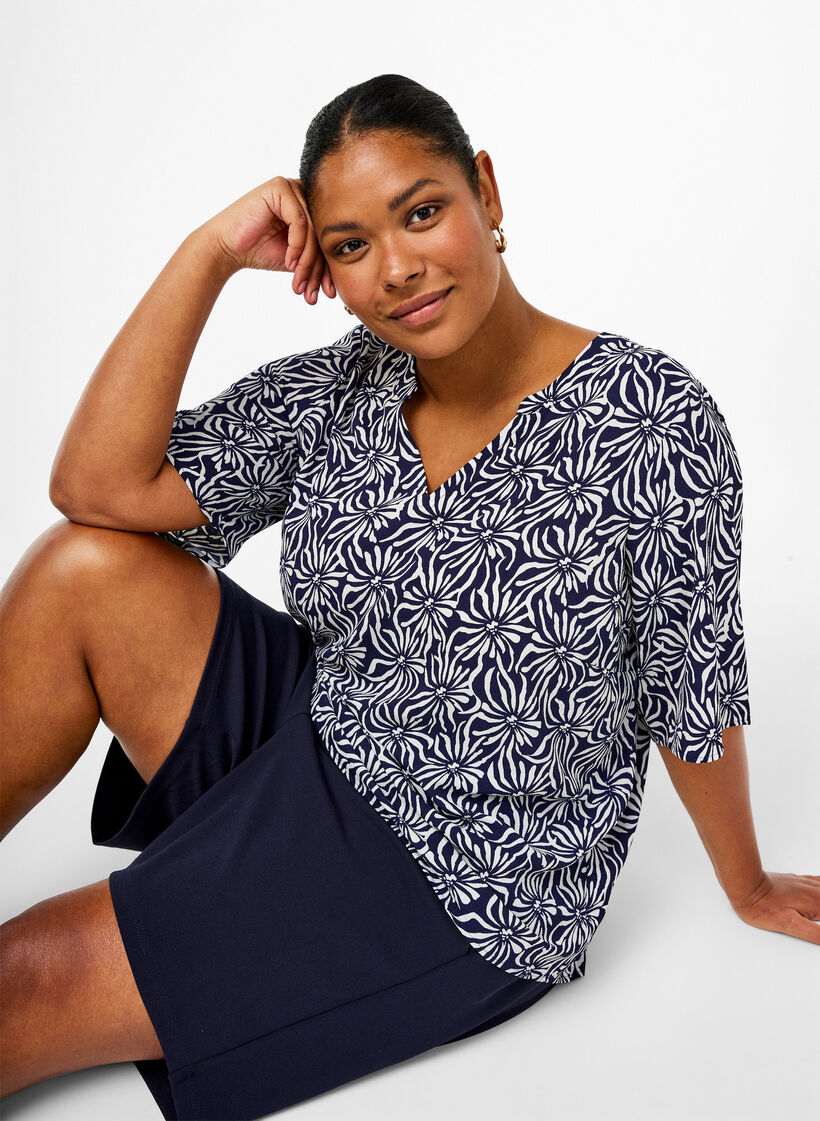 V-hals bluse med blomsterprint, White Blue Flower, Image image number 0