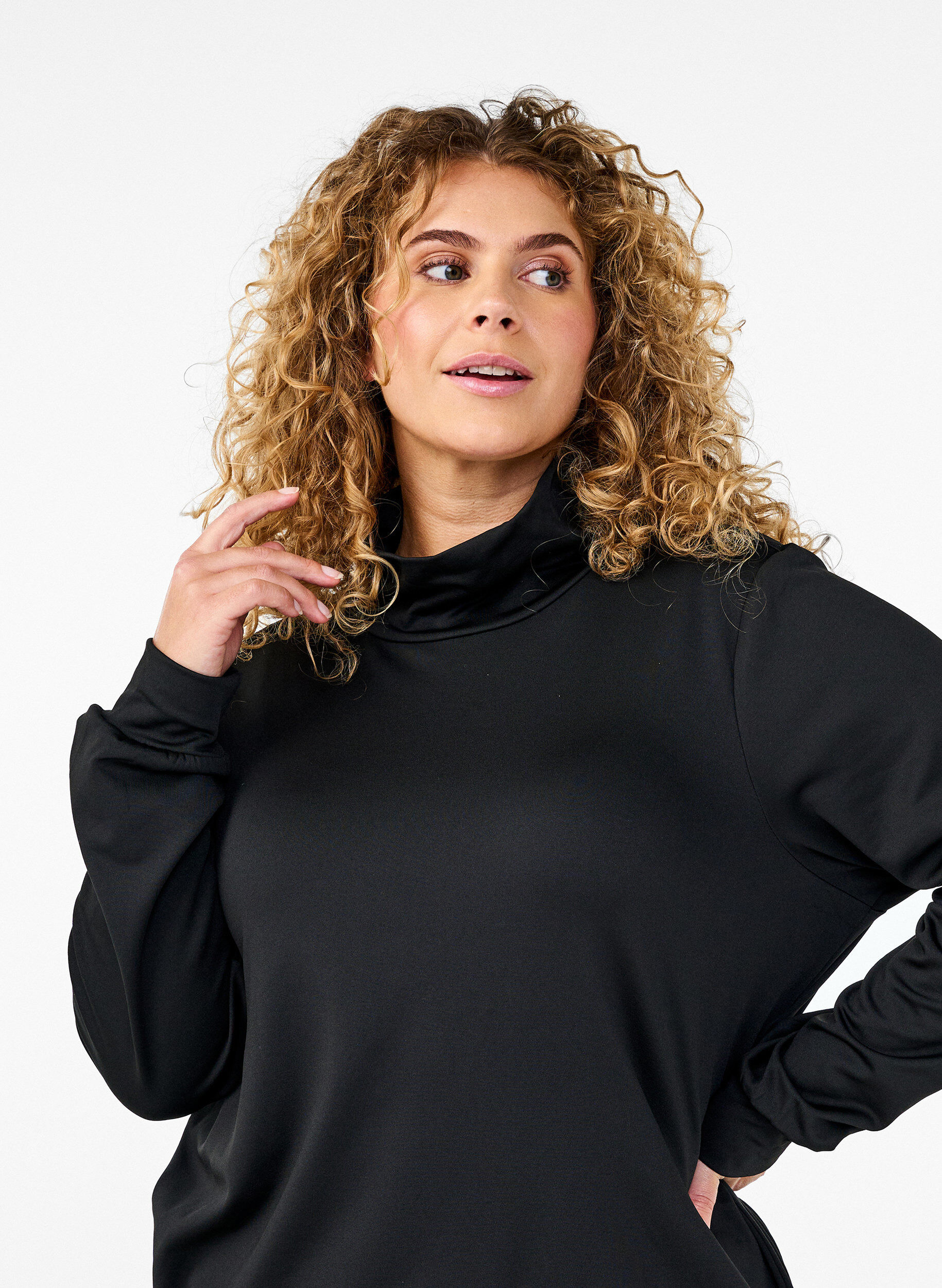 Zizzi Tr&aelig;ningsbluse med h&oslash;j hals, Black, Model image number 2