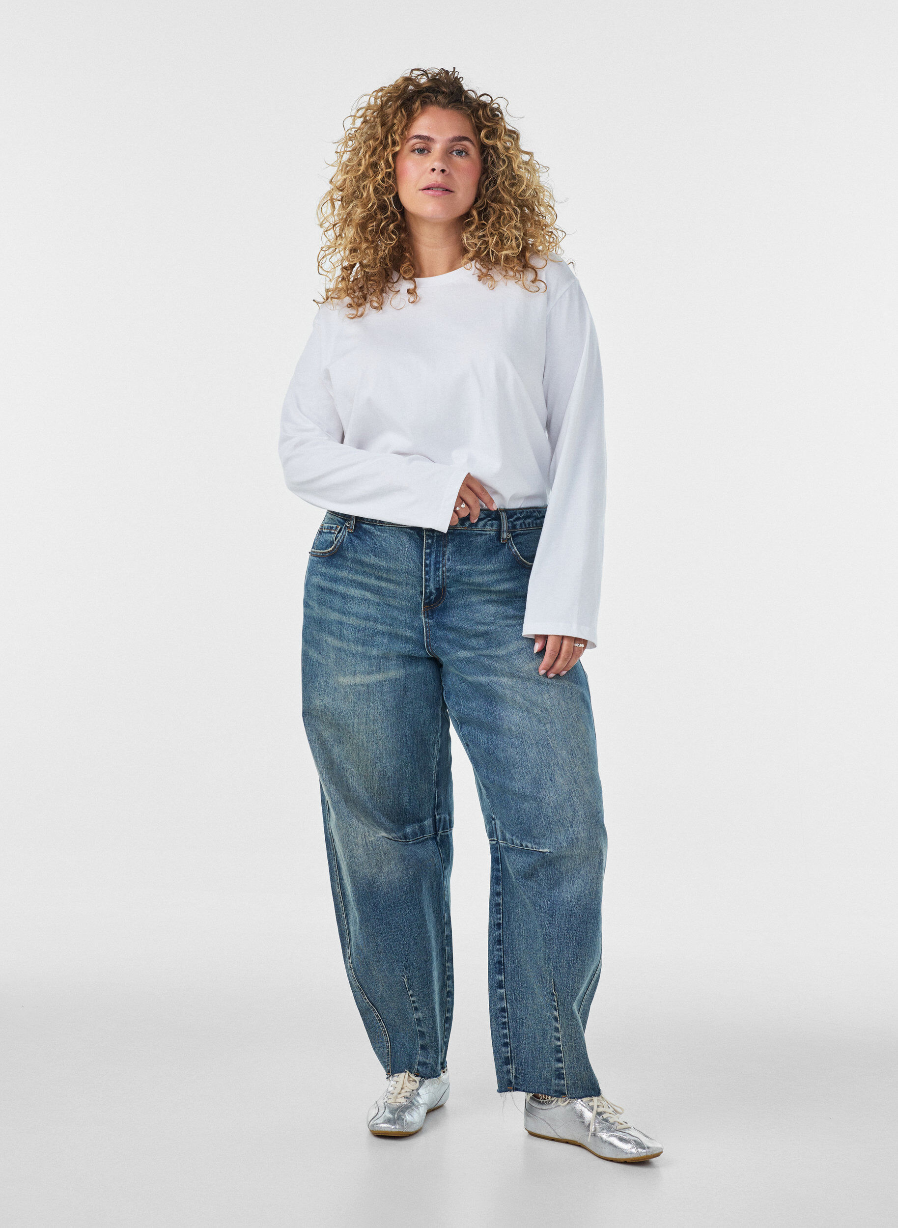Barrel fit jeans med slidt vask, Bl&aring;, Model