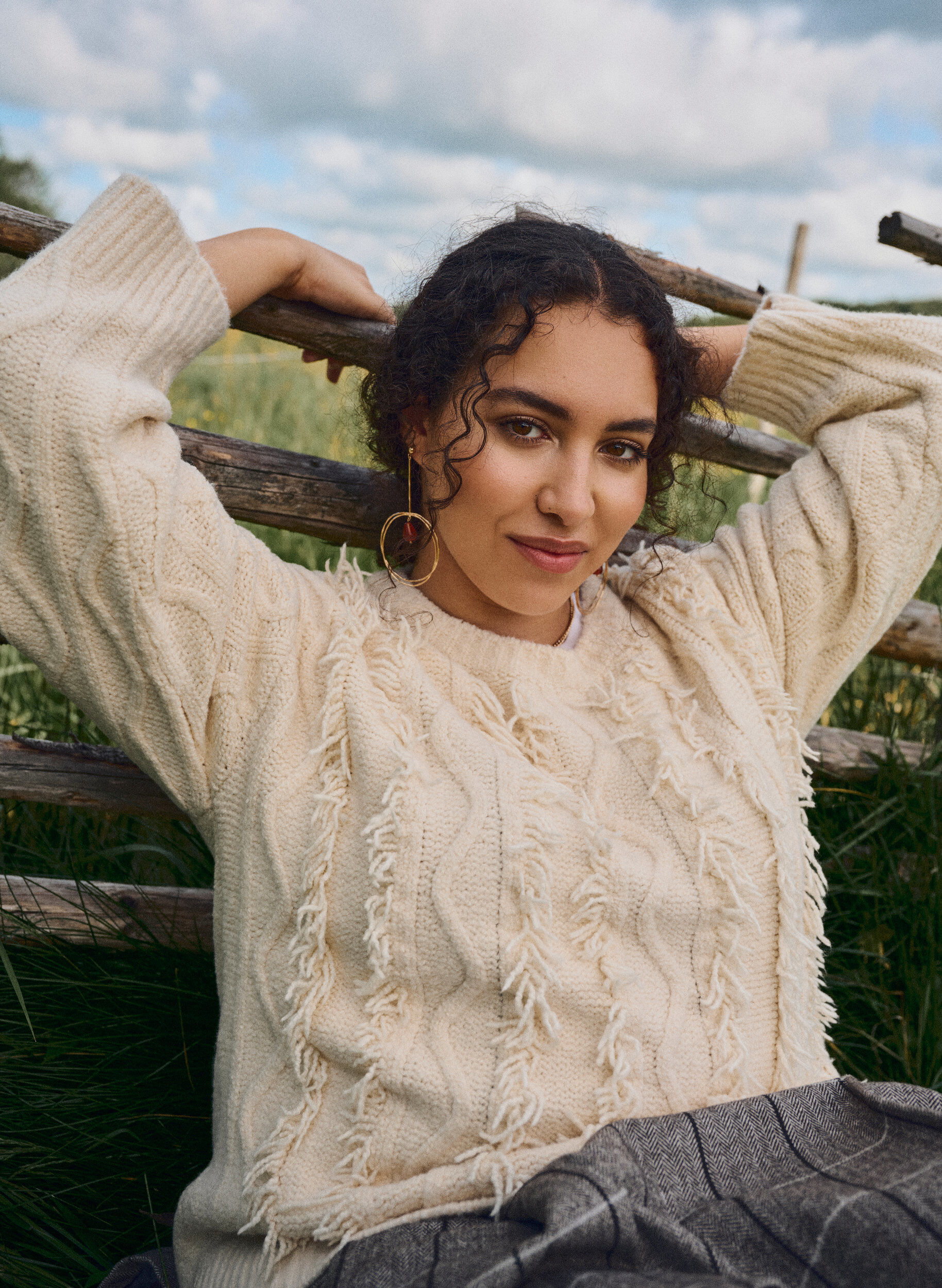 Zizzi Strikbluse med kabelm&oslash;nster og frynser, Beige, Image image number 0