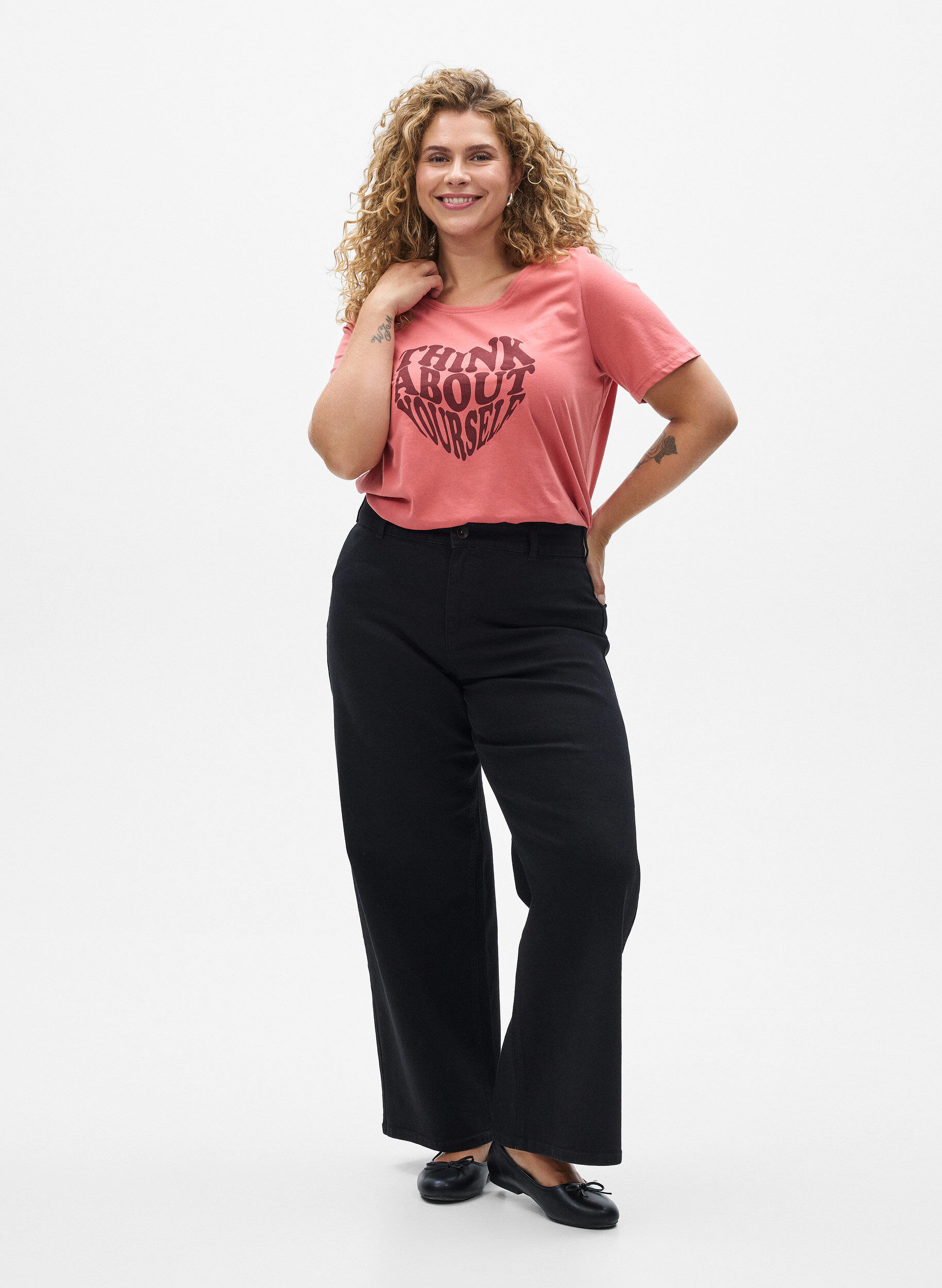 Zizzi FLASH - T-shirt med motiv, Lyser&oslash;d, Model image number 1