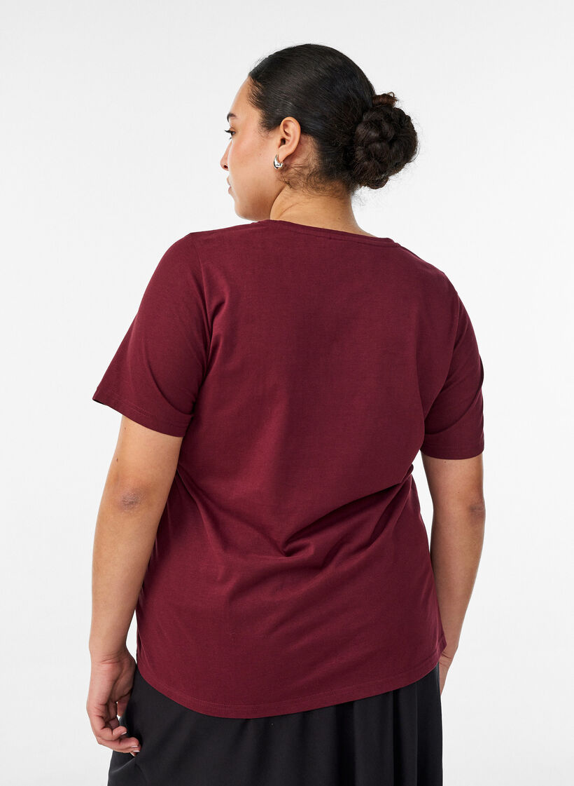 T-shirt med motiv, R&oslash;d, Model image number 2