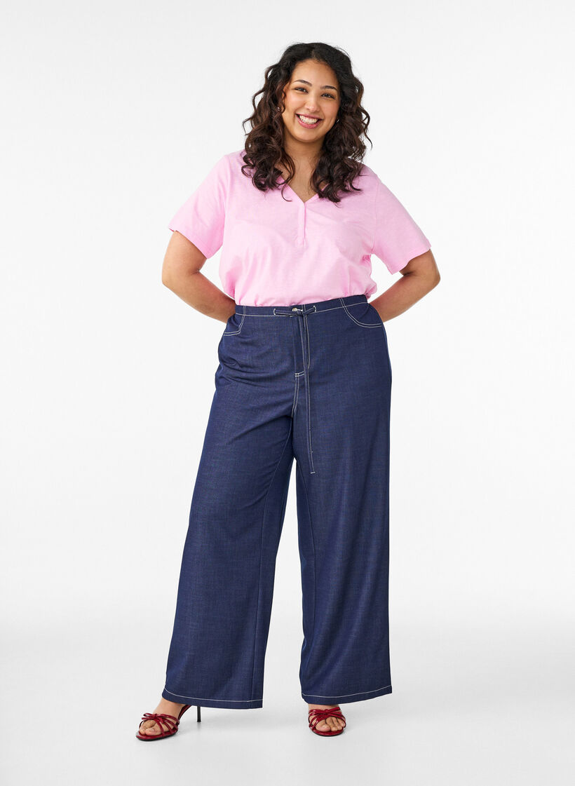 T-shirt med knapdetalje, Lyser&oslash;d, Model image number 1