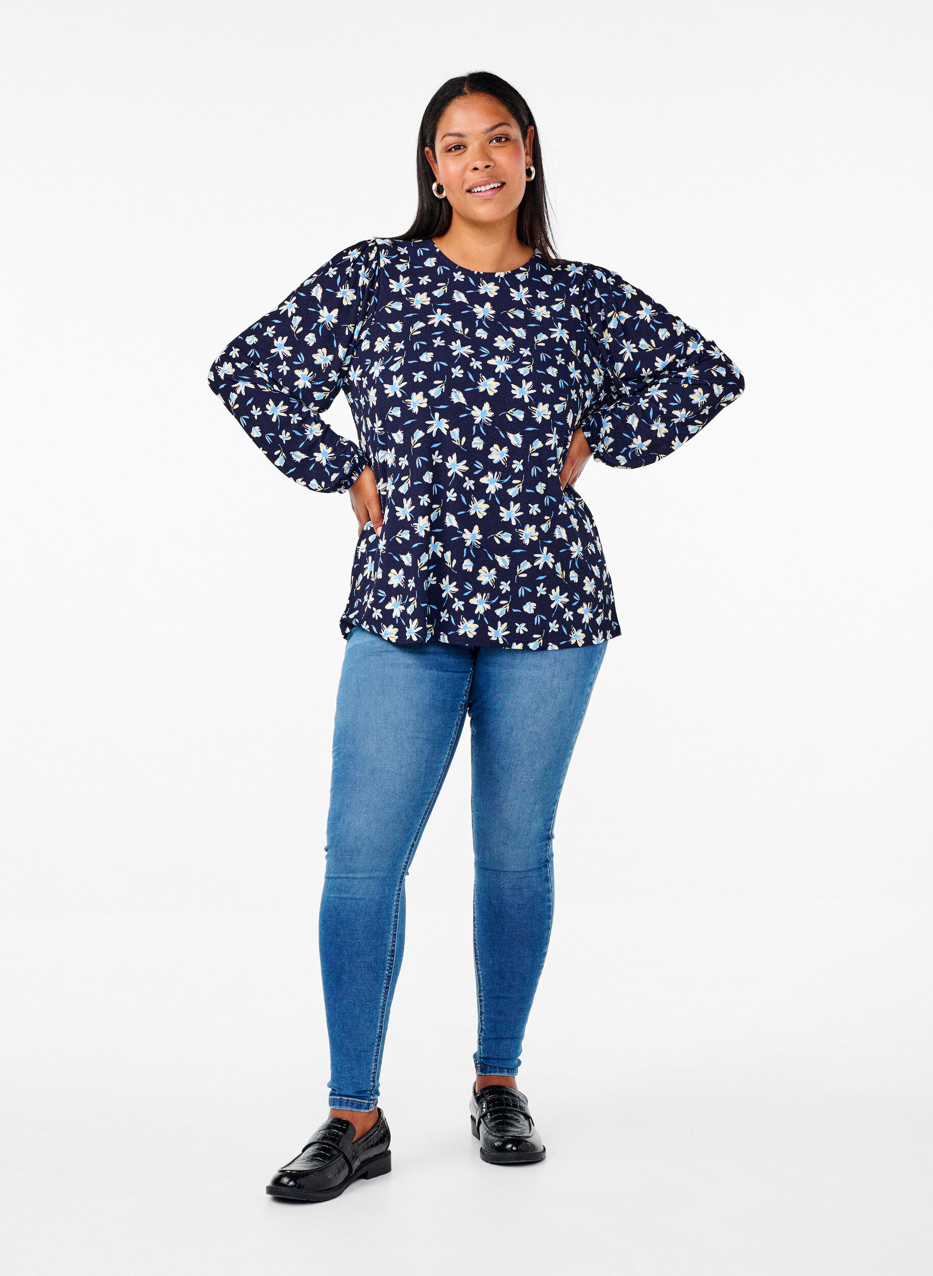 Zizzi Bluse med lange &aelig;rmer og blomsterprint, Bl&aring;, Model image number 1