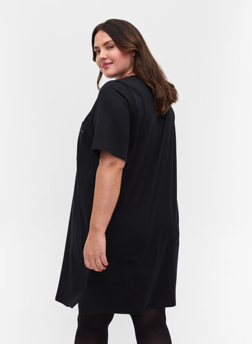 Lang bomulds t-shirt med brystlomme og nitter, Black, Model image number 1