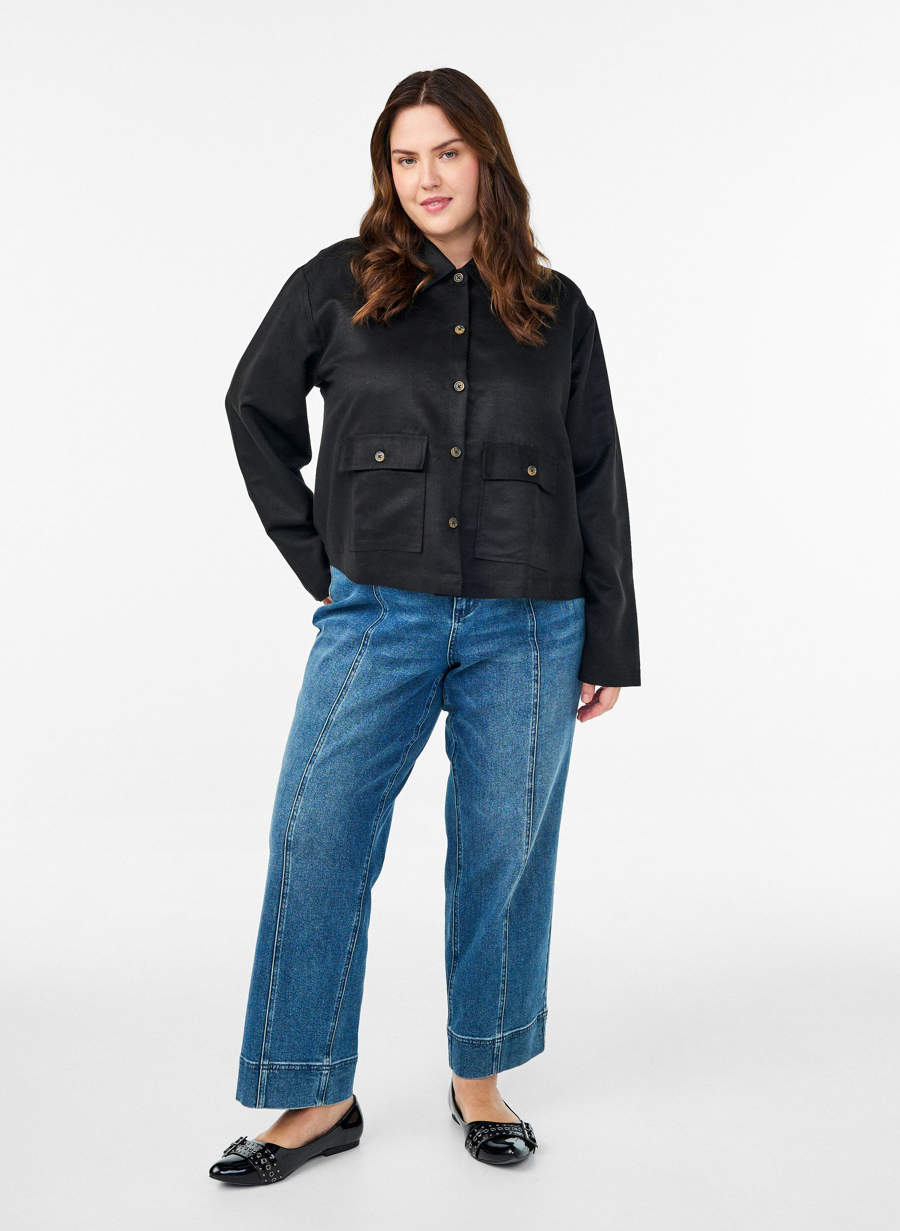 Zizzi Kort jakke i imiteret ruskind med lommer, Sort, Model image number 1