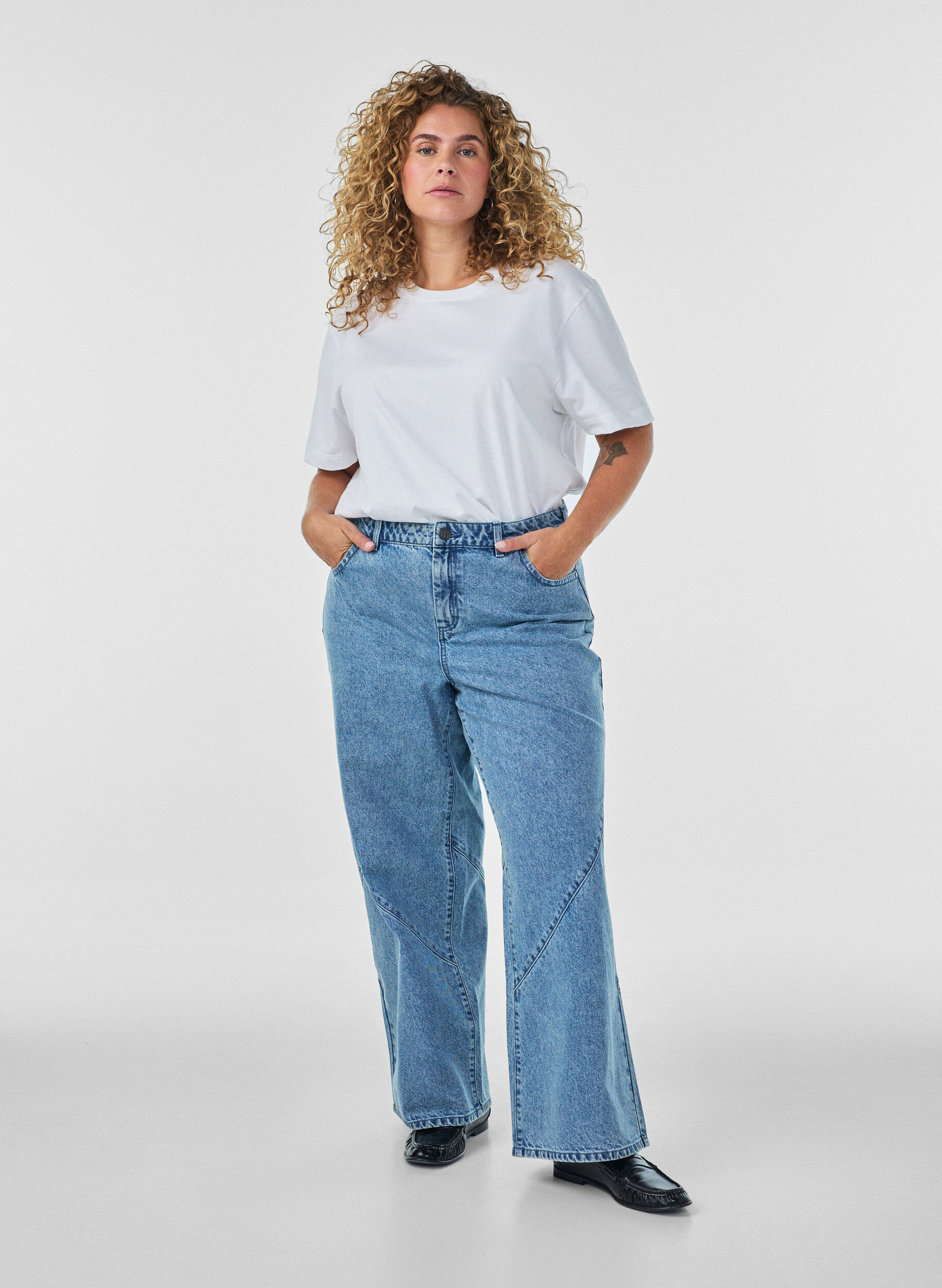 ZizziWide fit jeans med syningsdetaljer, Bl&aring;, Model image number 0
