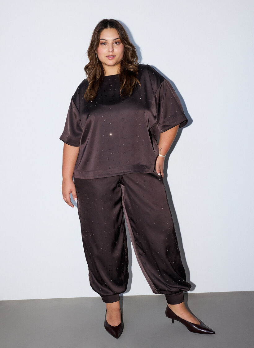 Satinbluse med rhinsten og albuelange &aelig;rmer, Brun, Model image number 1