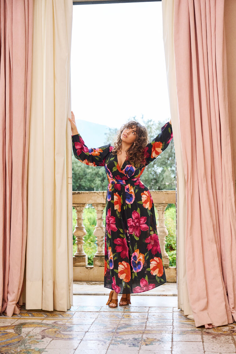 Maxikjole med sl&aring;-om udsk&aelig;ring, , Model