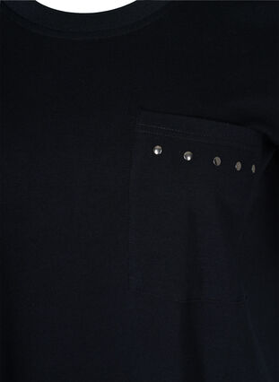 Lang bomulds t-shirt med brystlomme og nitter, Black, Packshot image number 2