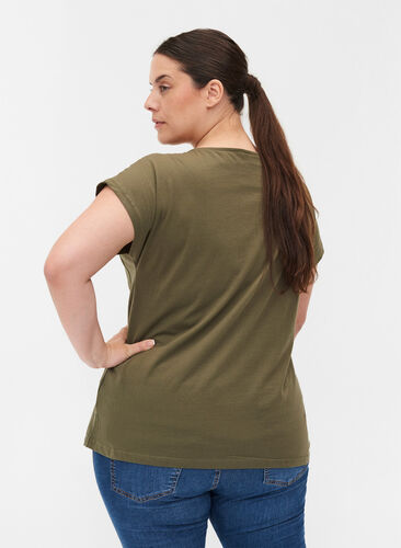 T-shirt med brystlomme i økologisk bomuld, Ivy Green, Model image number 1