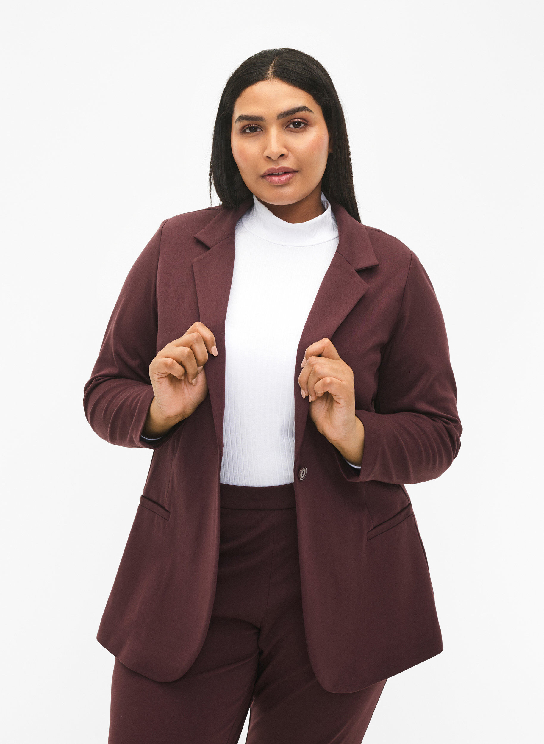 Zizzi Enkel blazer med knaplukning, M&oslash;rk Bordeaux, Model image number 2