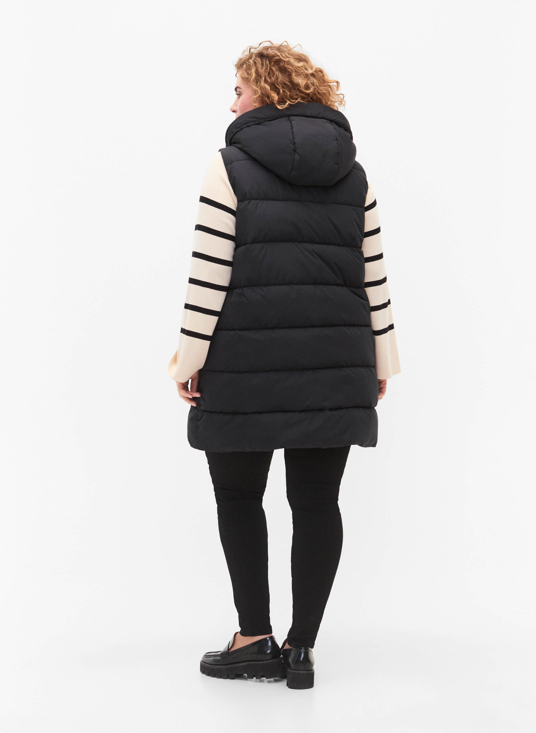 ZizziLang vest med h&aelig;tte og lommer, Sort, Model image number 2