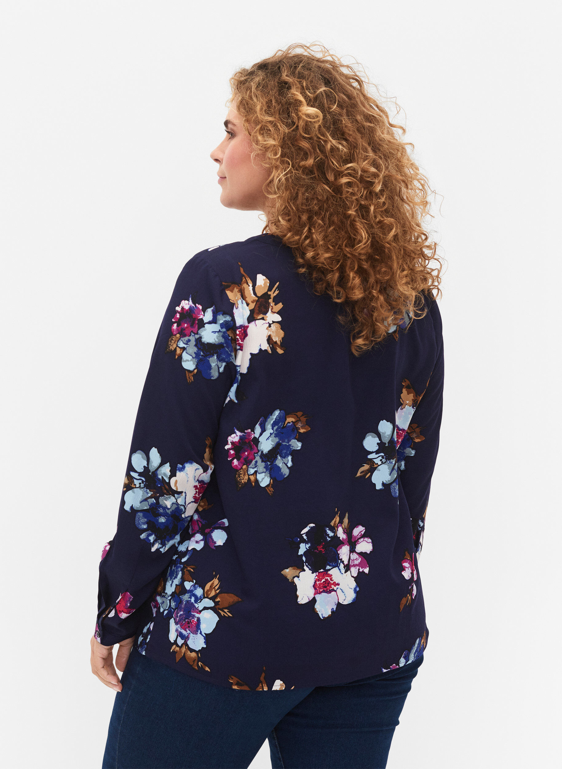 Zizzi FLASH - Lang&aelig;rmet bluse med print, Big Blue Flower, Model image number 1