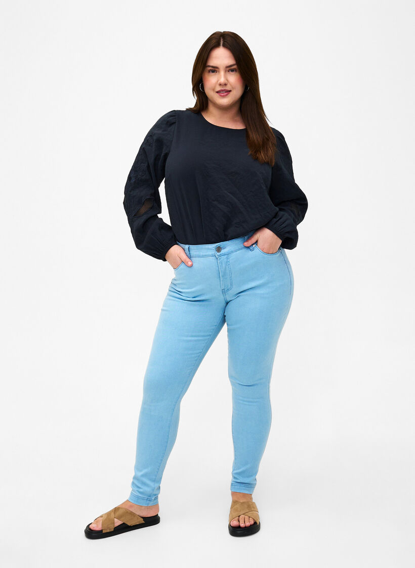 Viona jeans med regulær talje, Blå, Model image number 0