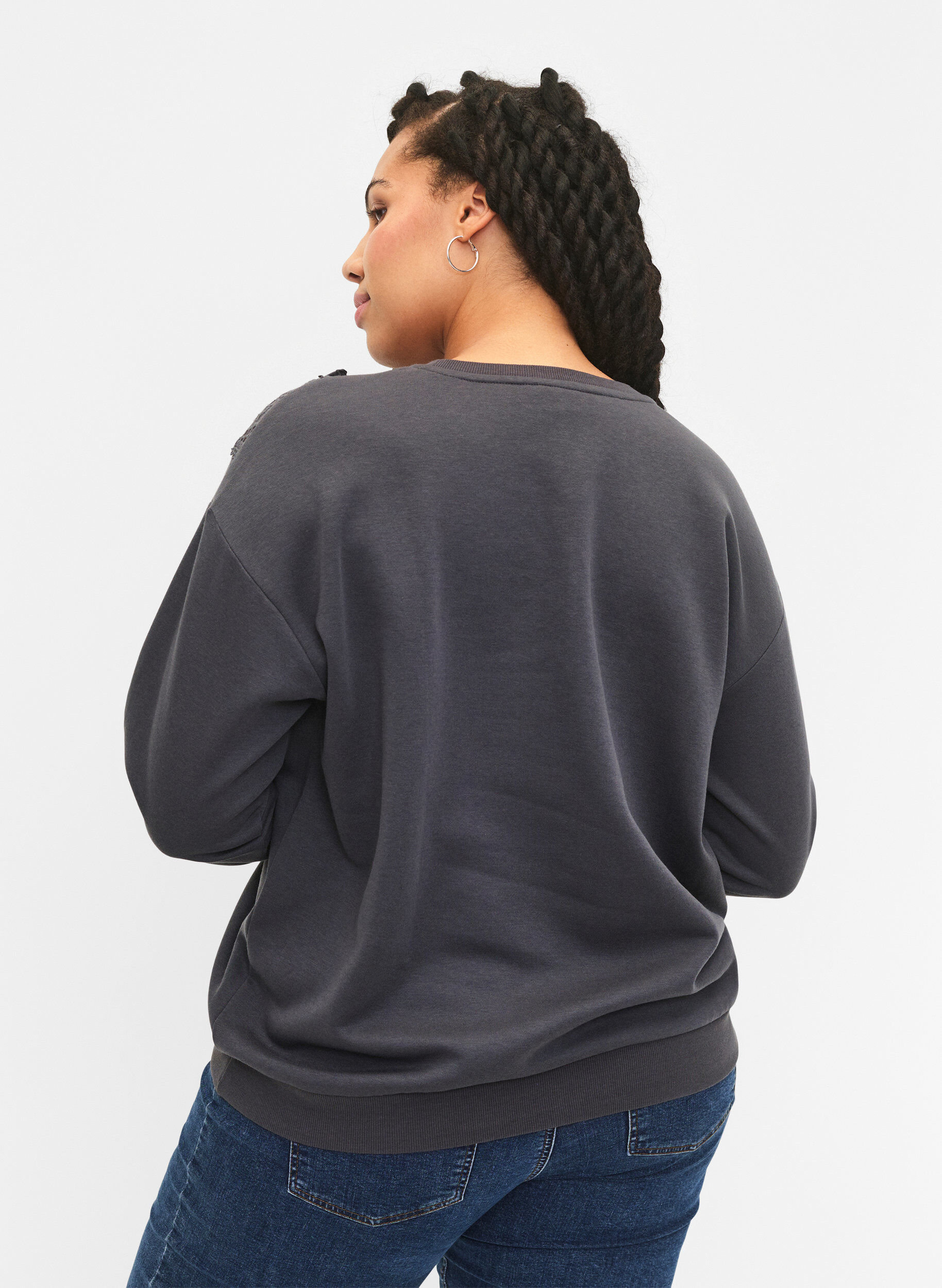 Zizzi Sweatshirt med fl&aelig;se og crochet detalje, Dark Grey, Model image number 1