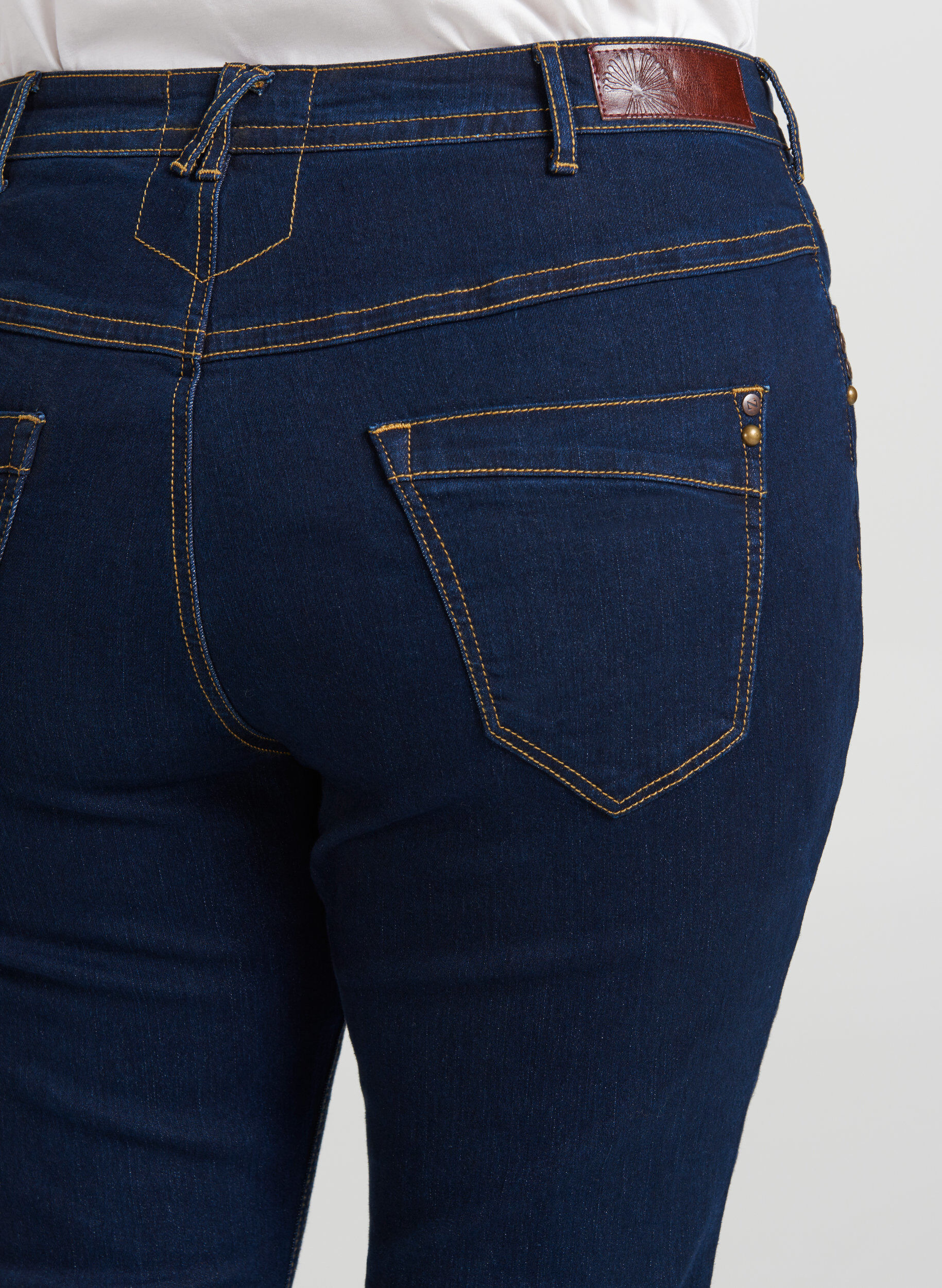 Zizzi Slim fit Vilma jeans med h&oslash;j talje, Bl&aring;, Model image number 2
