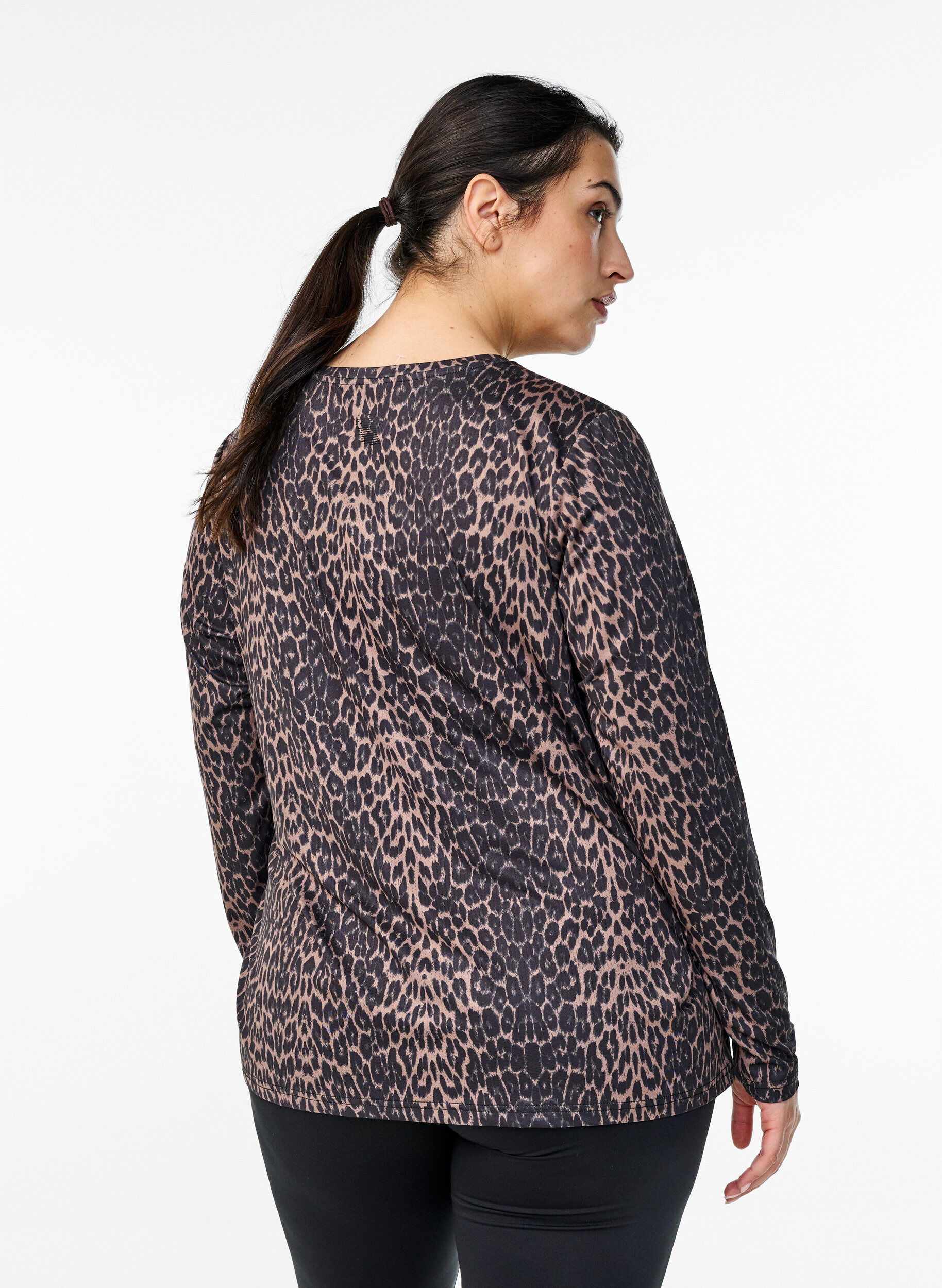 Zizzi Lang&aelig;rmet tr&aelig;ningsbluse med leopardprint, Brun, Model image number 2