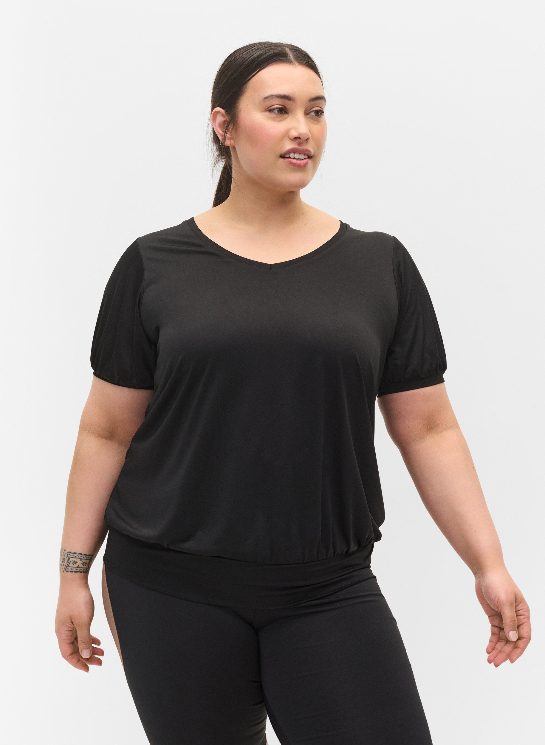 Zizzi Kort&aelig;rmet tr&aelig;ningsbluse , Black, Model image number 0