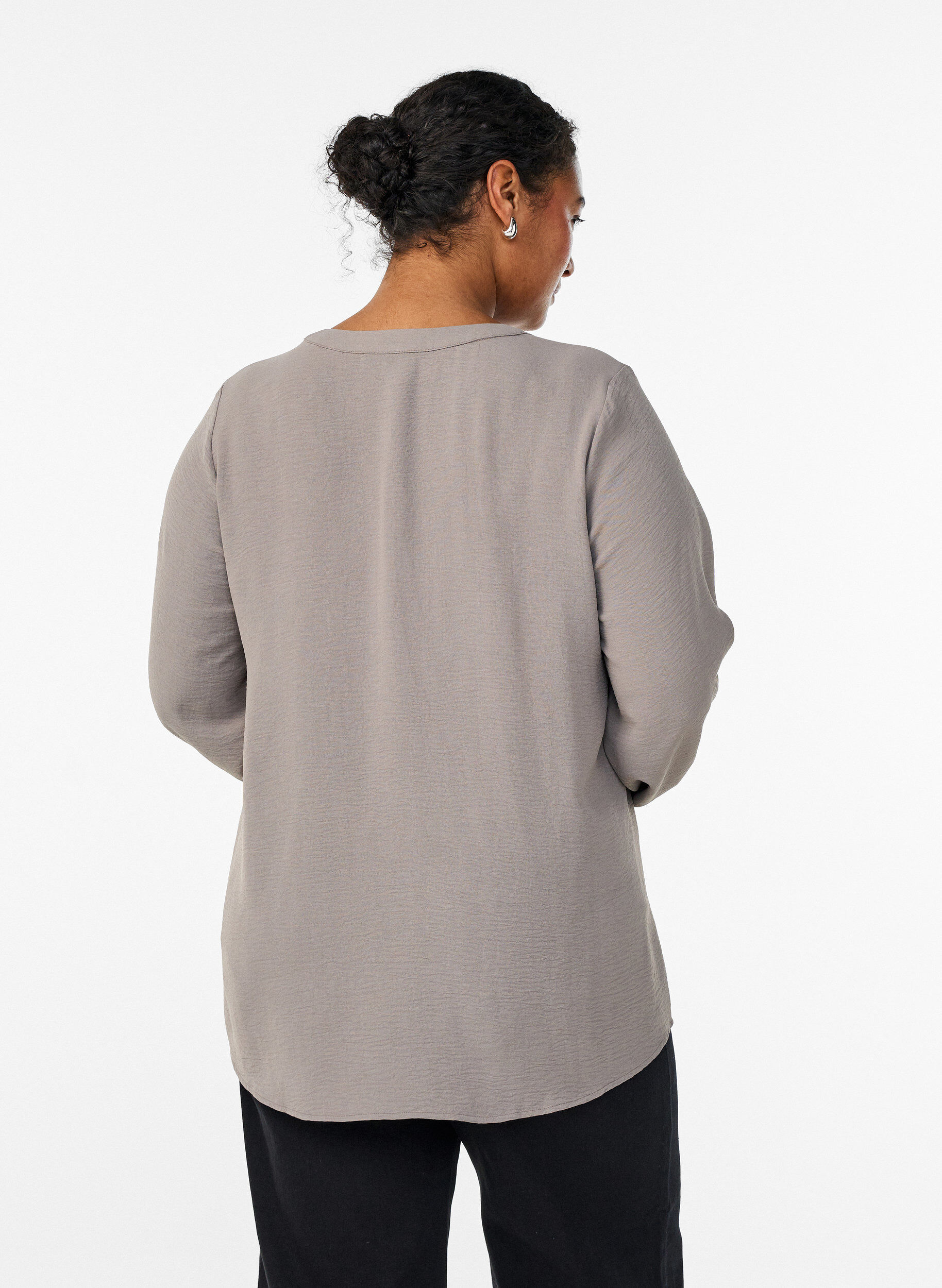 ZizziBluse med smock manchetter og V-udsk&aelig;ring, Beige, Model image number 2