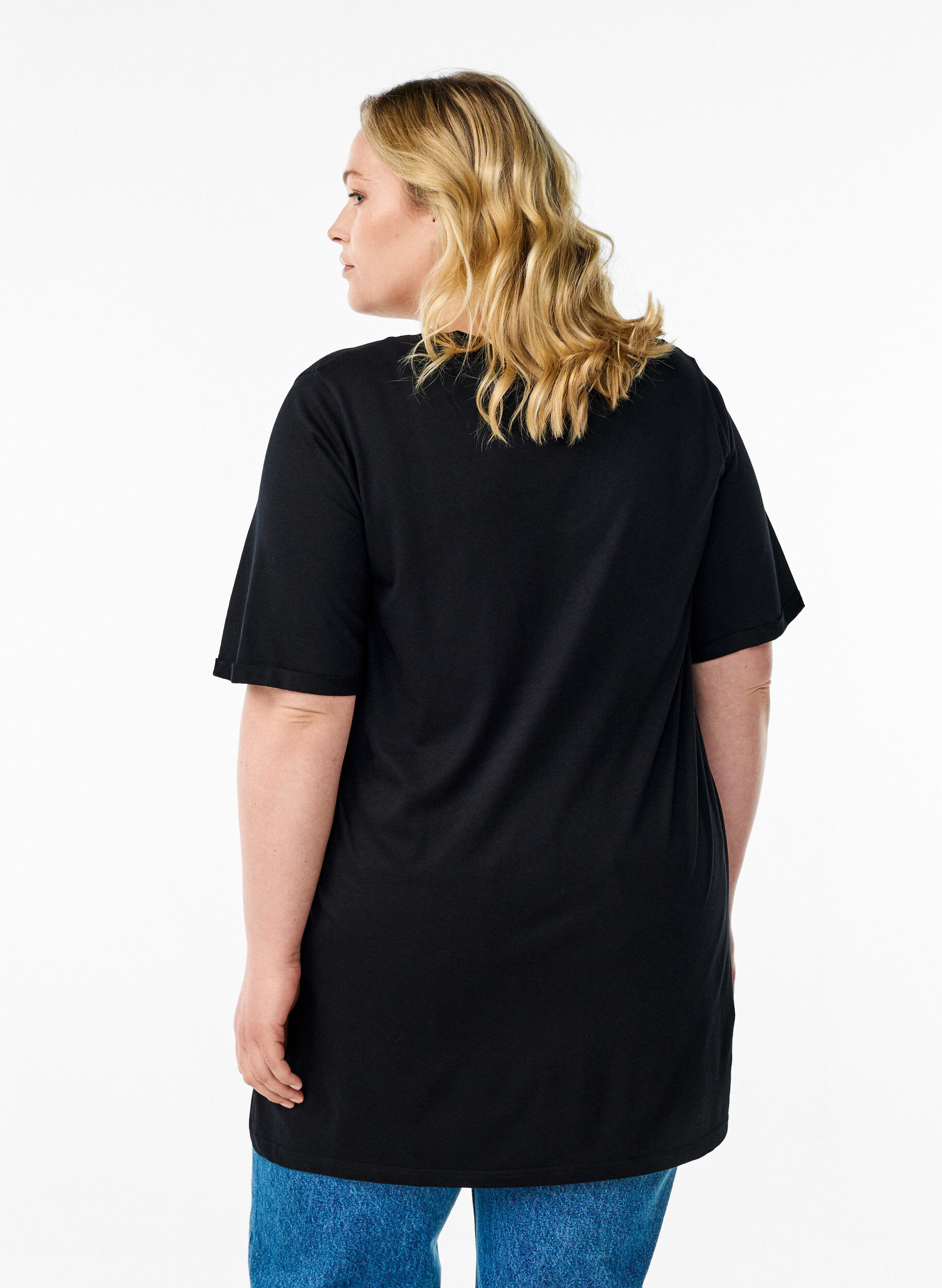 Zizzi Ensfarvet oversize t-shirt med v-hals, Sort, Model image number 2
