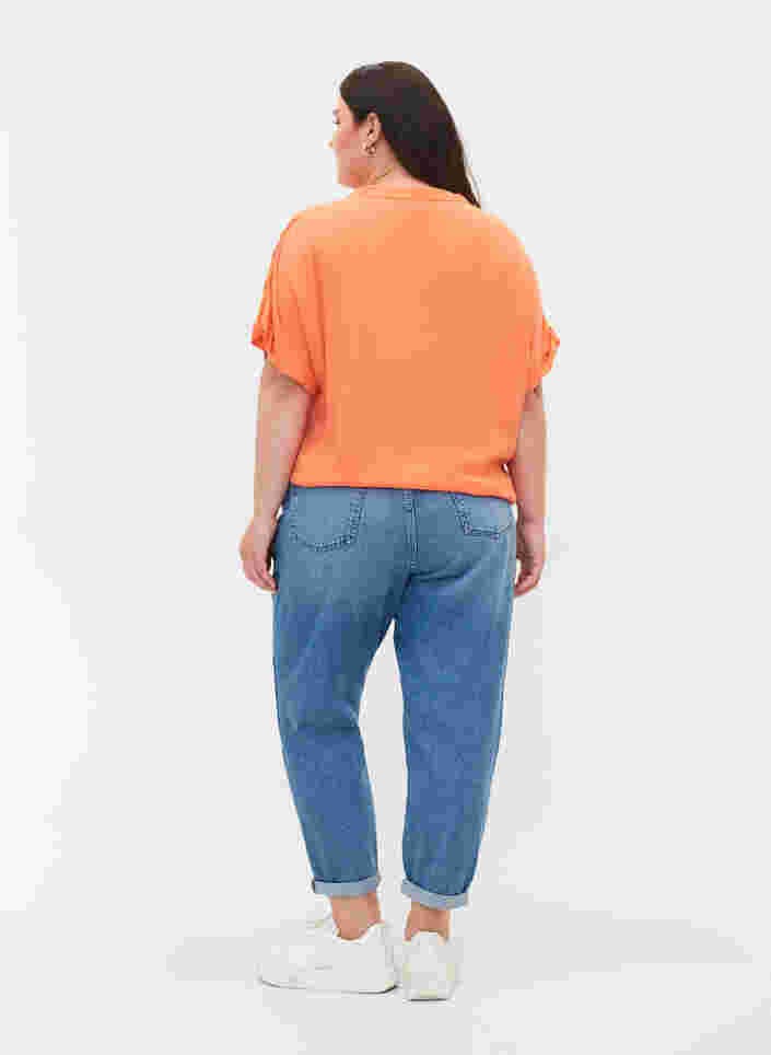 Mille mom fit jeans med color-block , Blue Denim Comb, Model image number 1