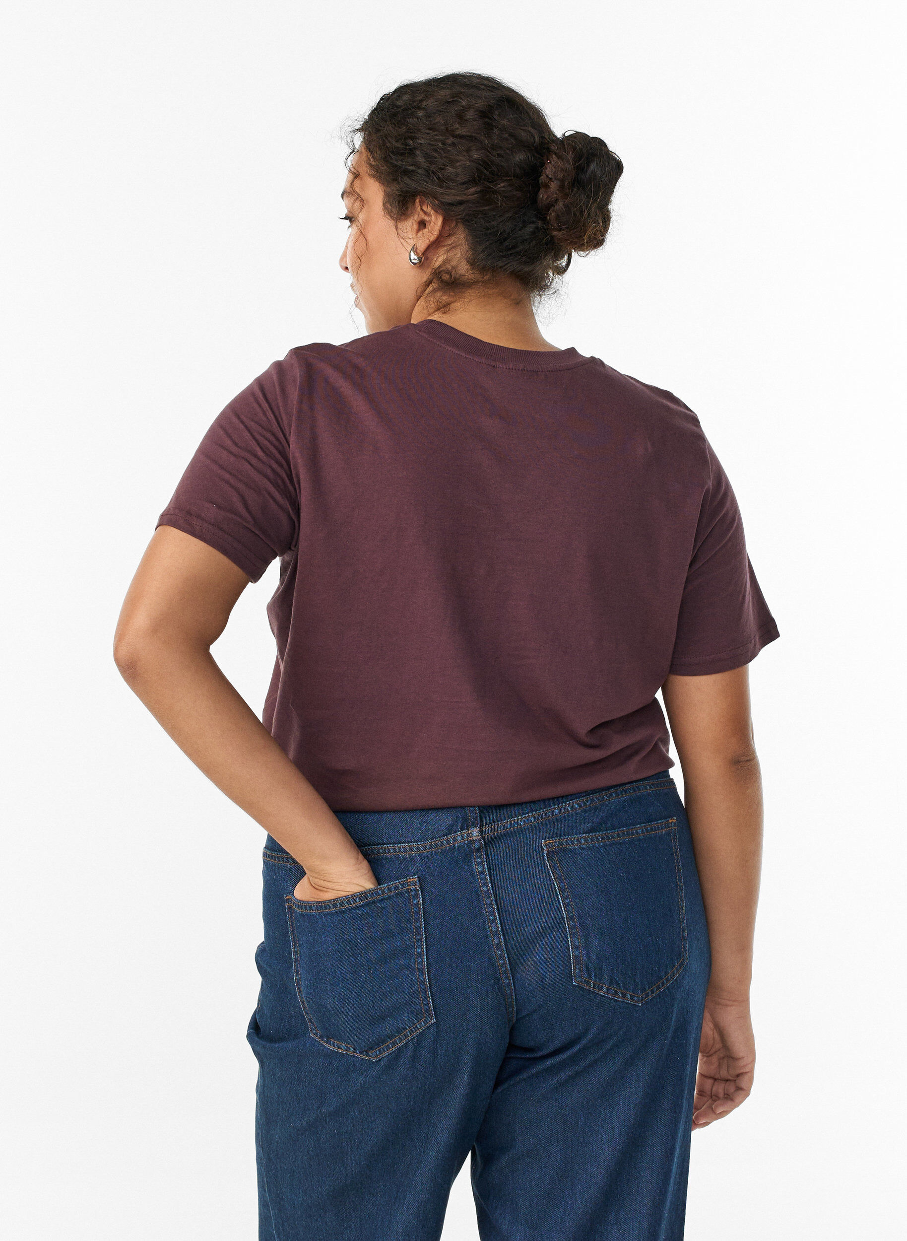 ZizziBasis t-shirt i bomuld med rund hals , M&oslash;rk Bordeaux, Model image number 2